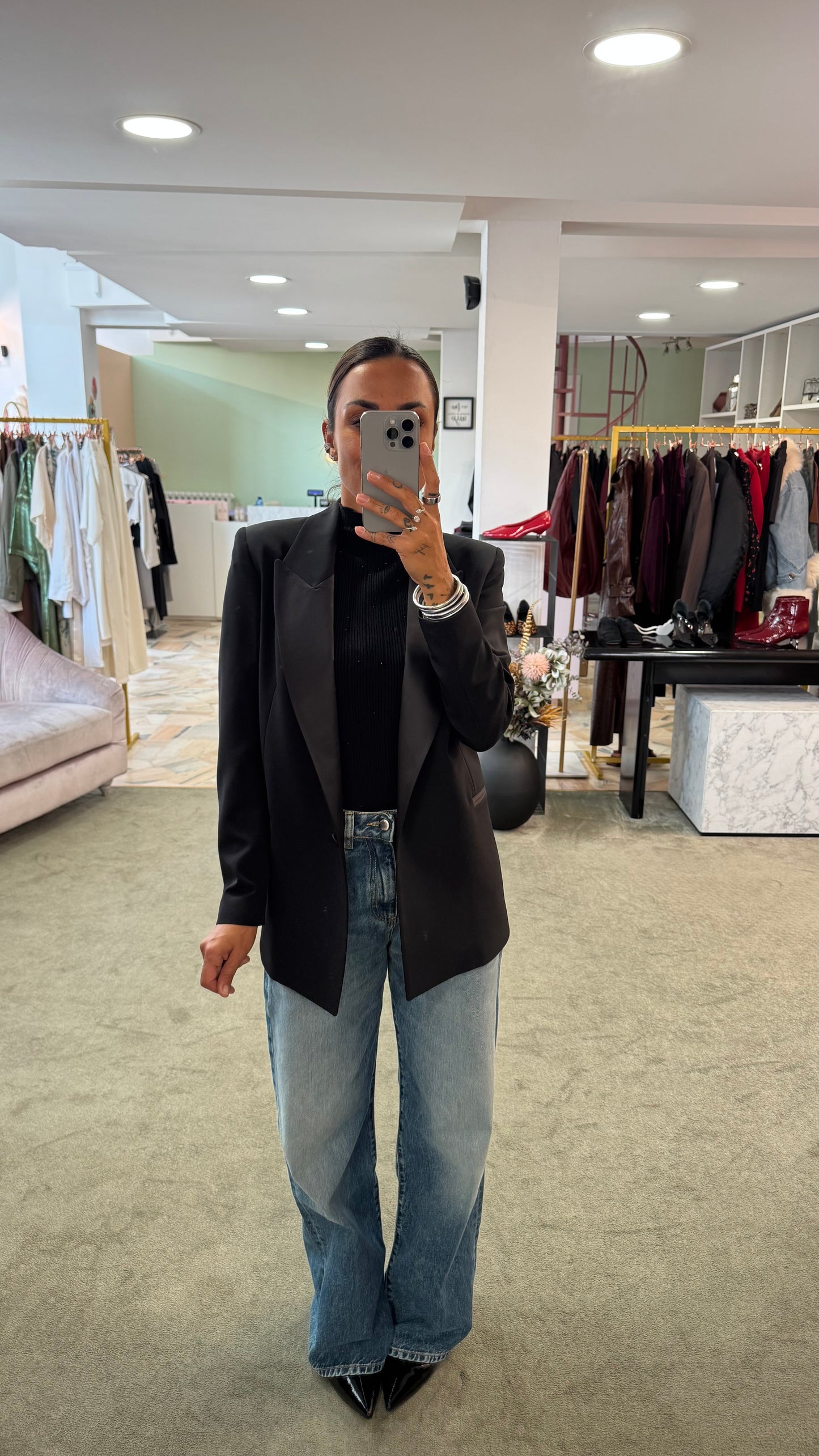 Blazer nero con rever in raso Actualee