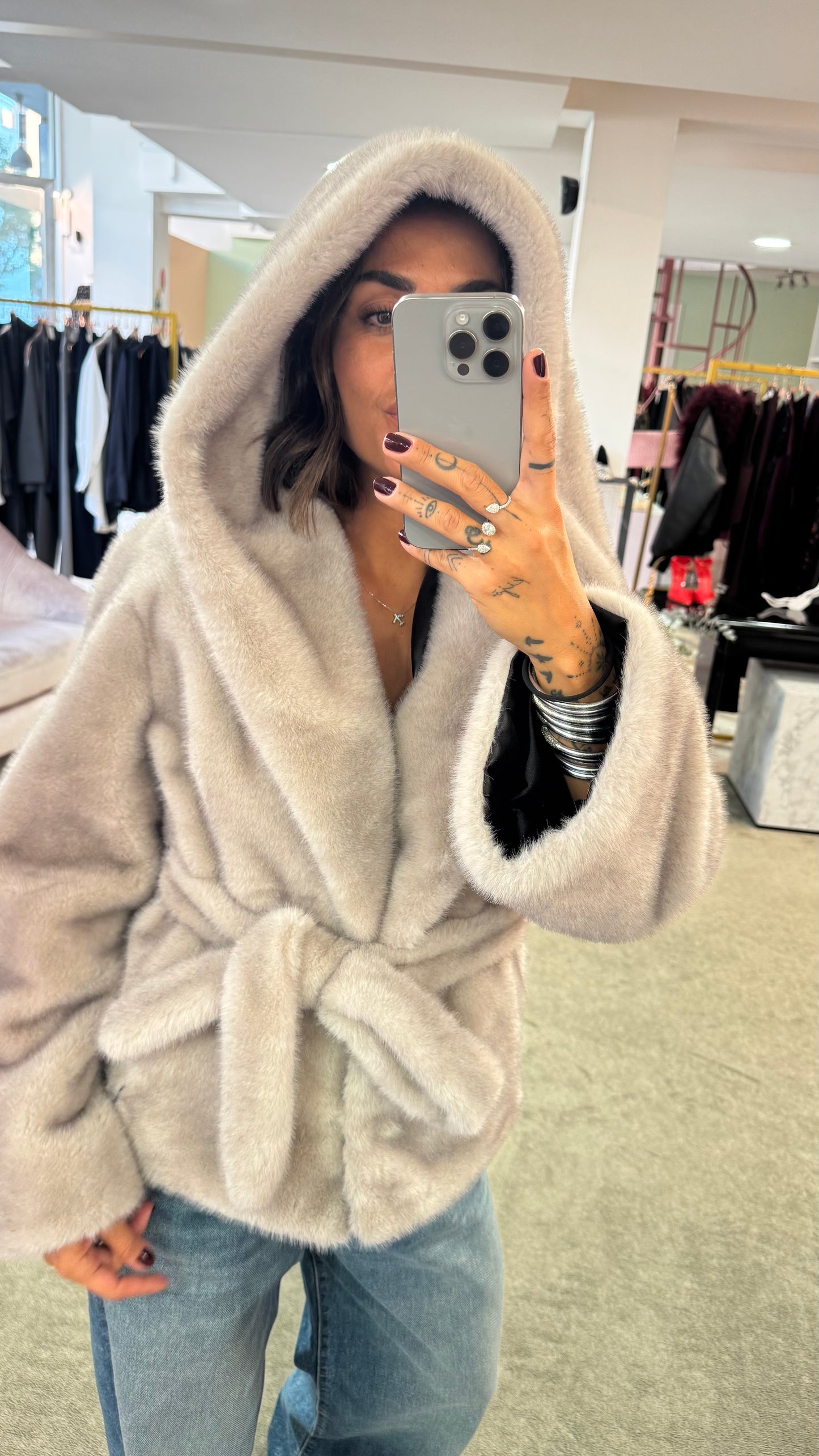 Pelliccia eco grigia luxury con cappuccio ys