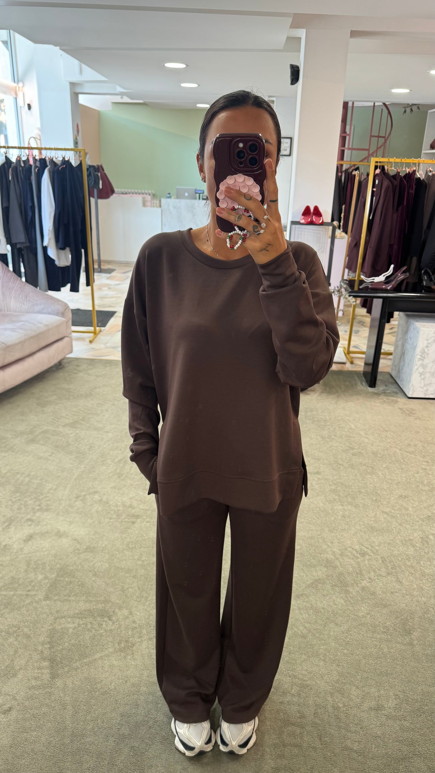 Joggers marrone in modal a palazzo sy