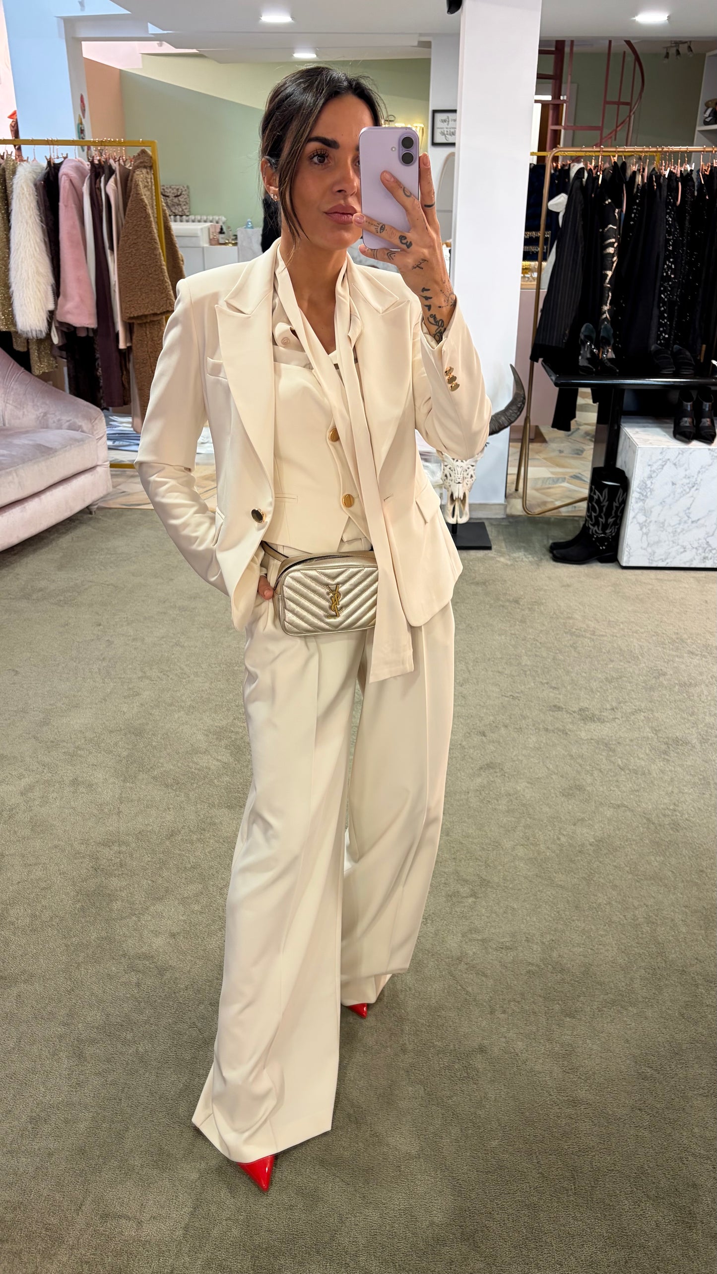 Camicia panna con sciarpina e manica a kimono ay