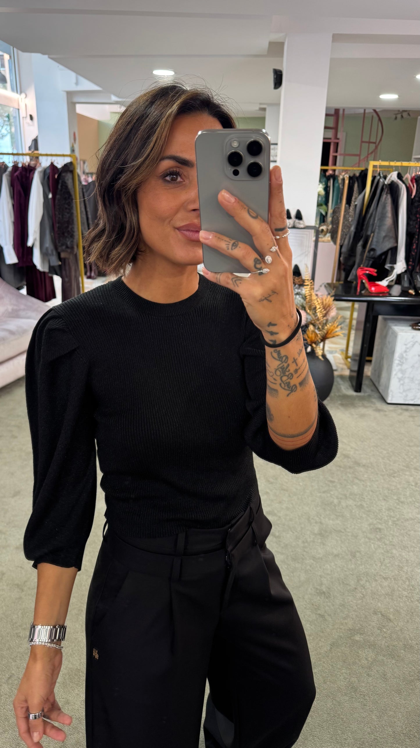 Maglia nero lurex maniche a sbuffo gl