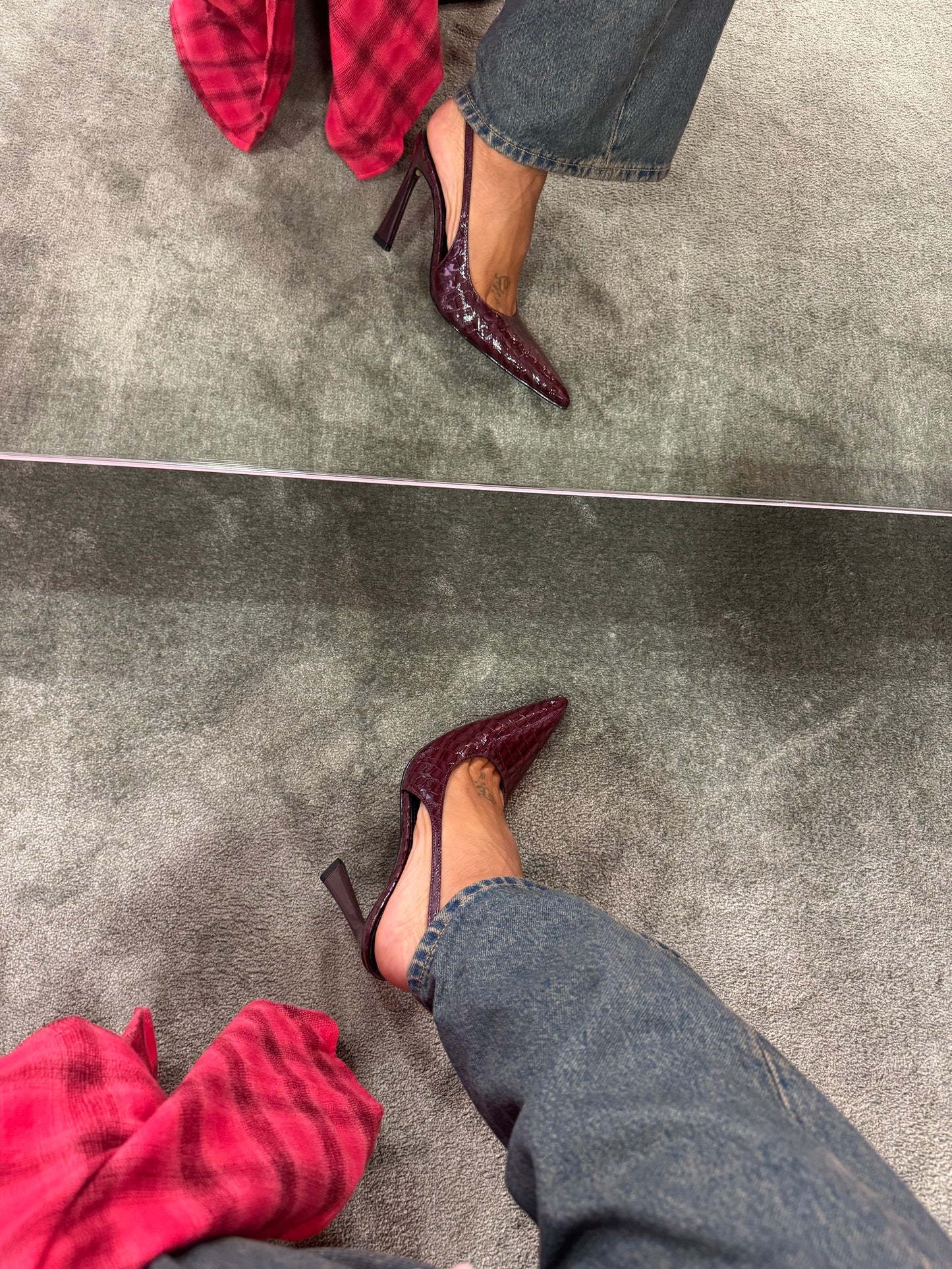 Slingback bordeaux crocodile in vernice
