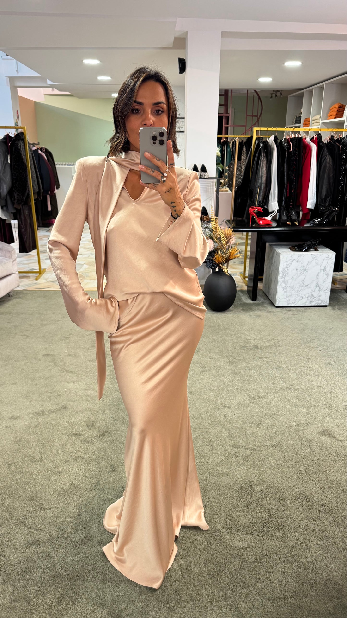 Set camicia e gonna rosa cipria in satin mq