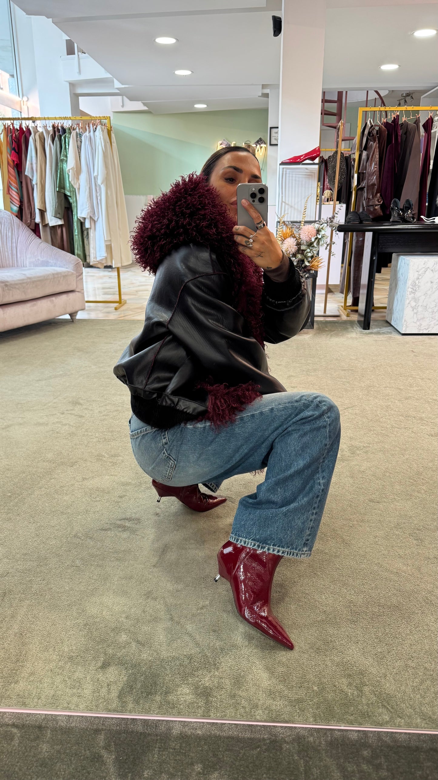 Stivaletto bordeaux in vernice tacco kitten