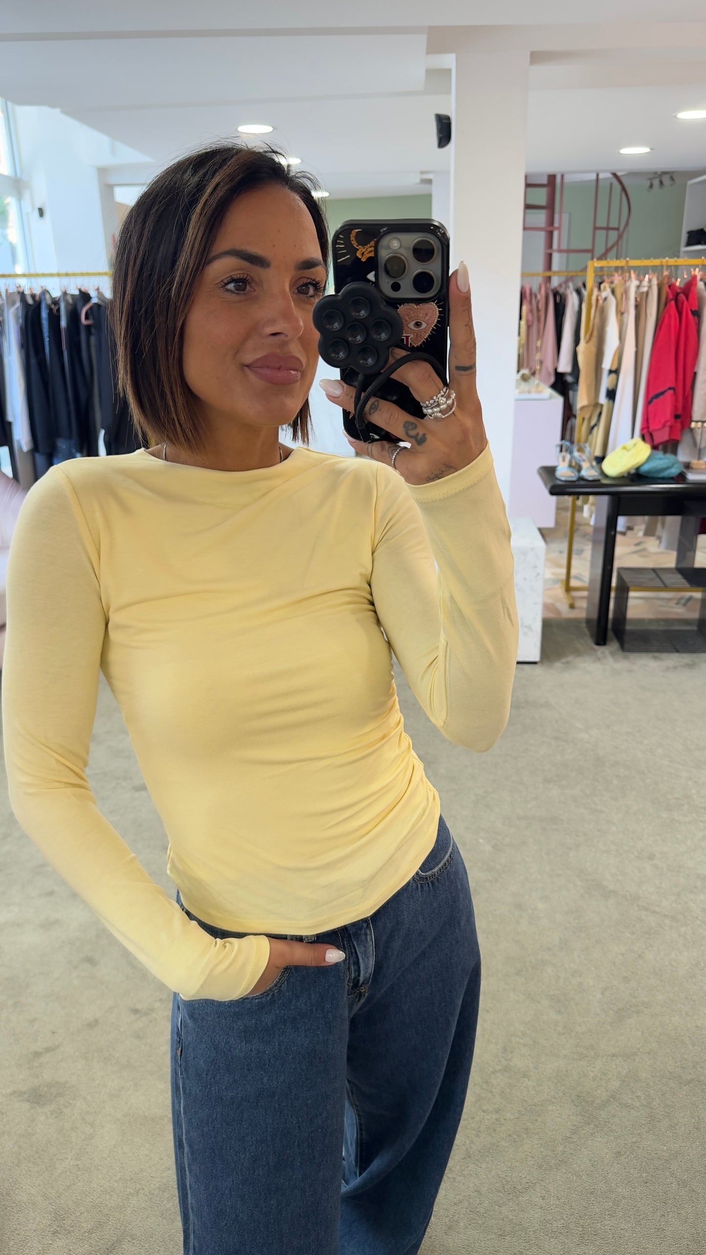 Maglia gialla con arricciature sottogiacca maniche lunghe