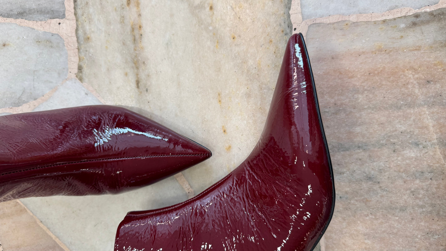 Stivaletto bordeaux in vernice tacco kitten