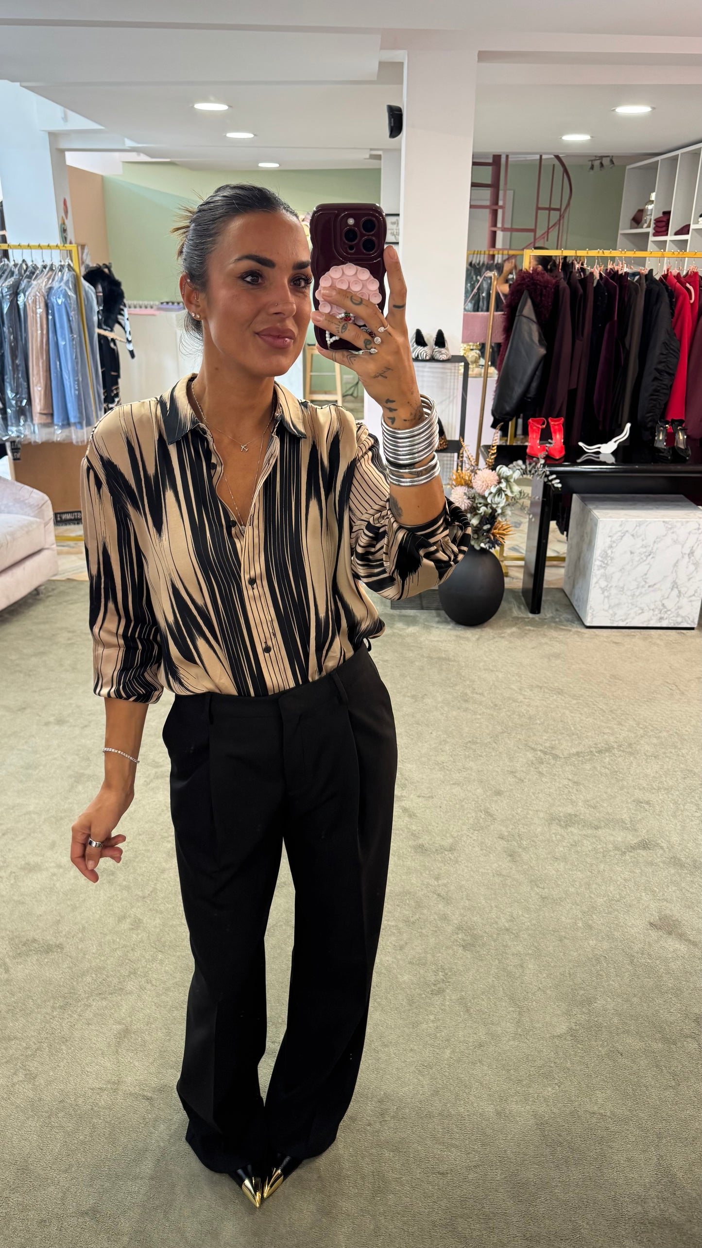 Camicia beige e nera fantasia sy