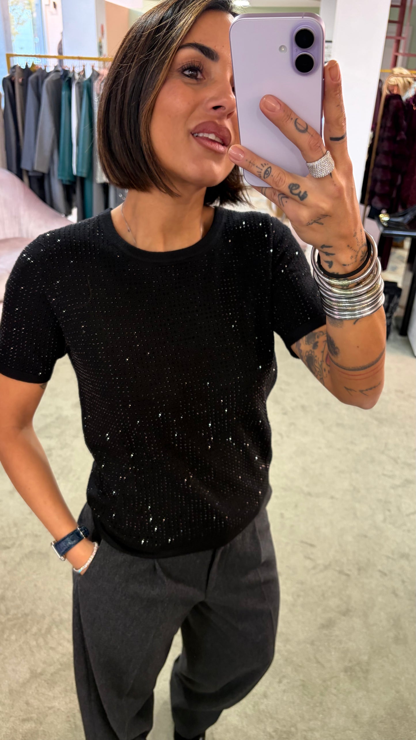 Maglia t-shirt nera manica corta con cristalli fr