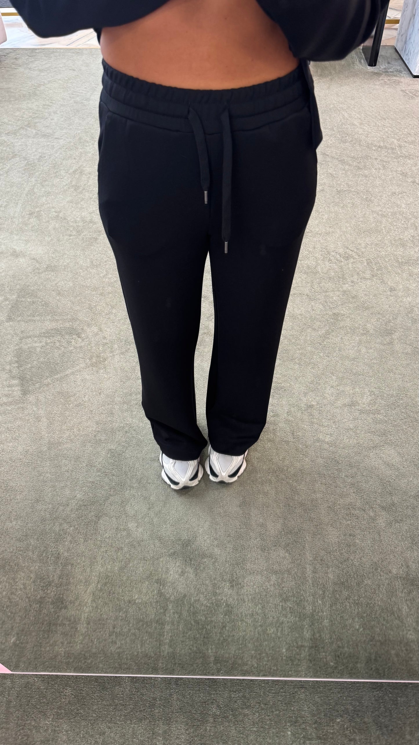 Joggers nero in modal a palazzo sy