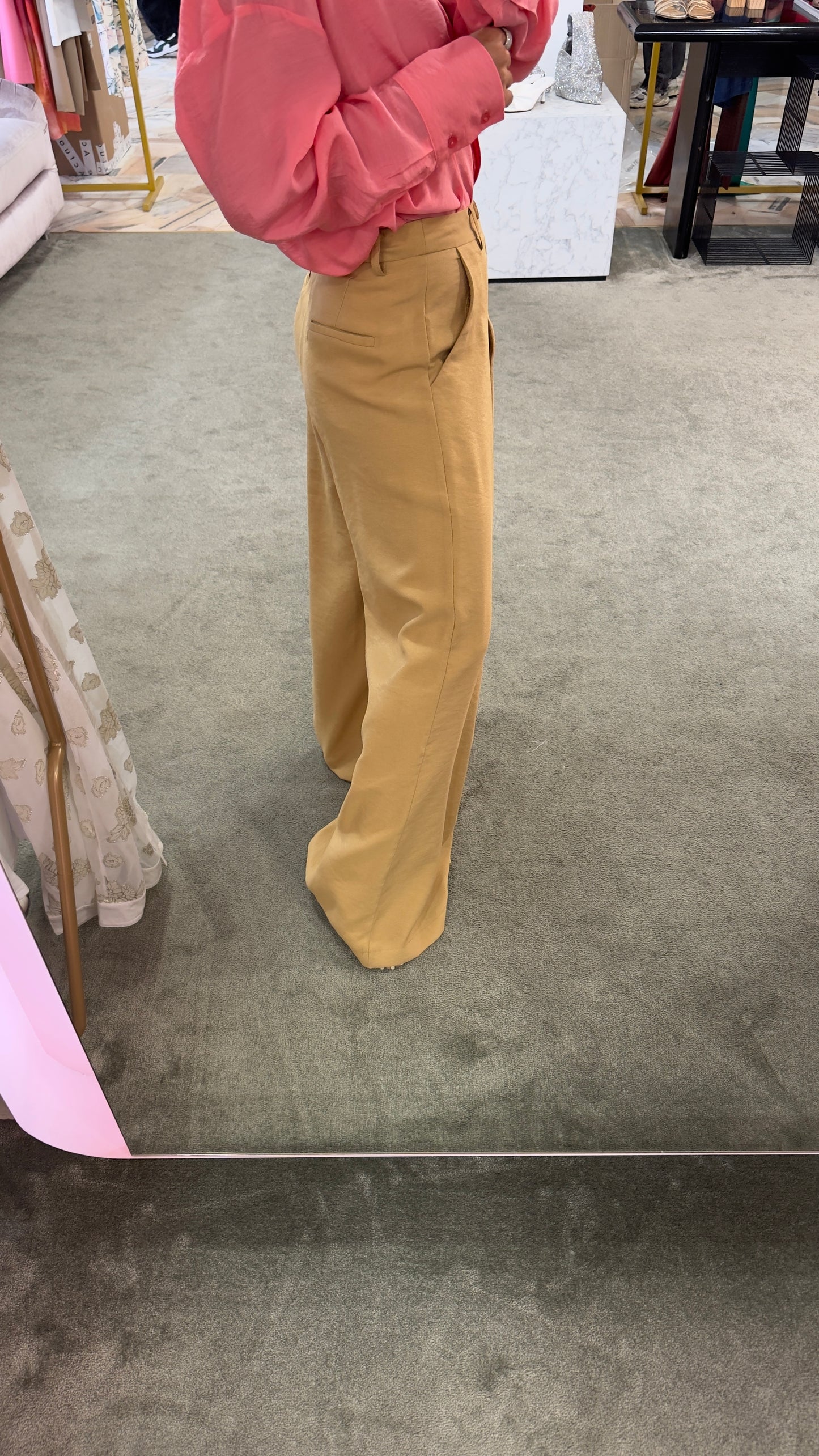 Pantaloni cammello a palazzo con pences ay