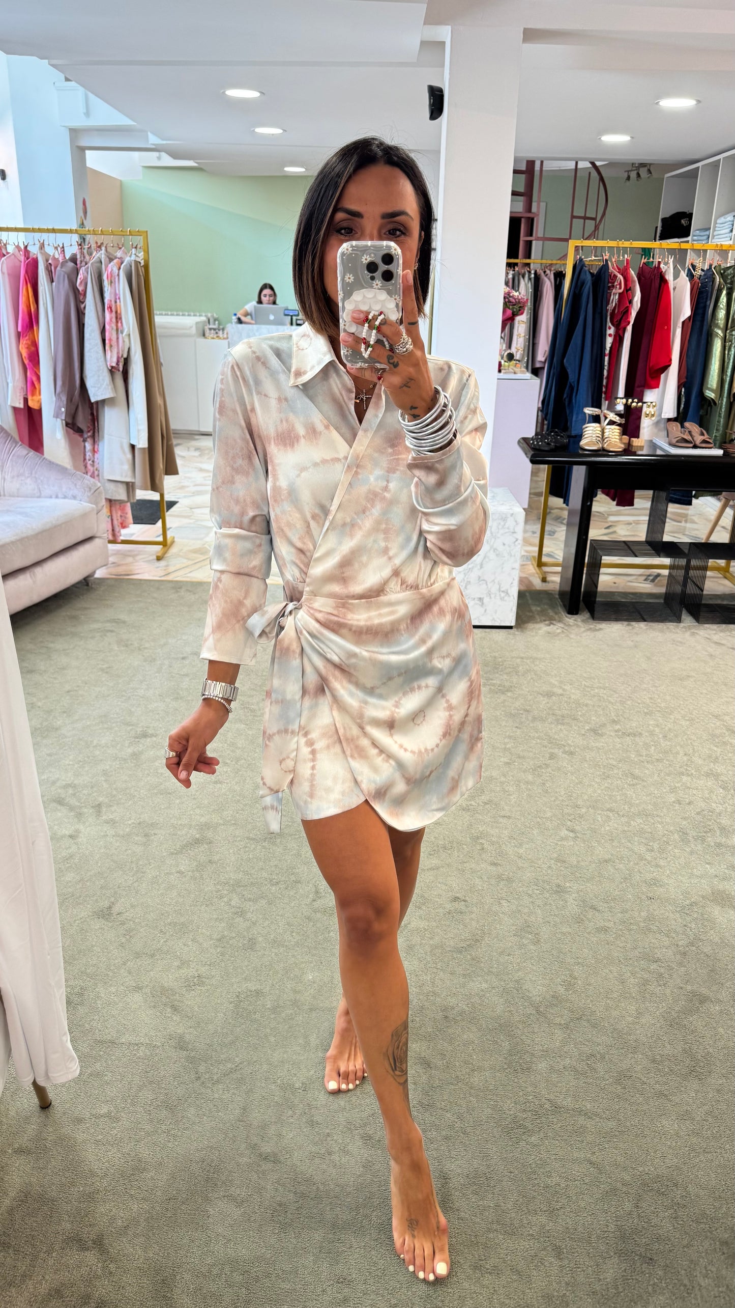 Abito camicia a portafoglio azzurro tie-dye gl