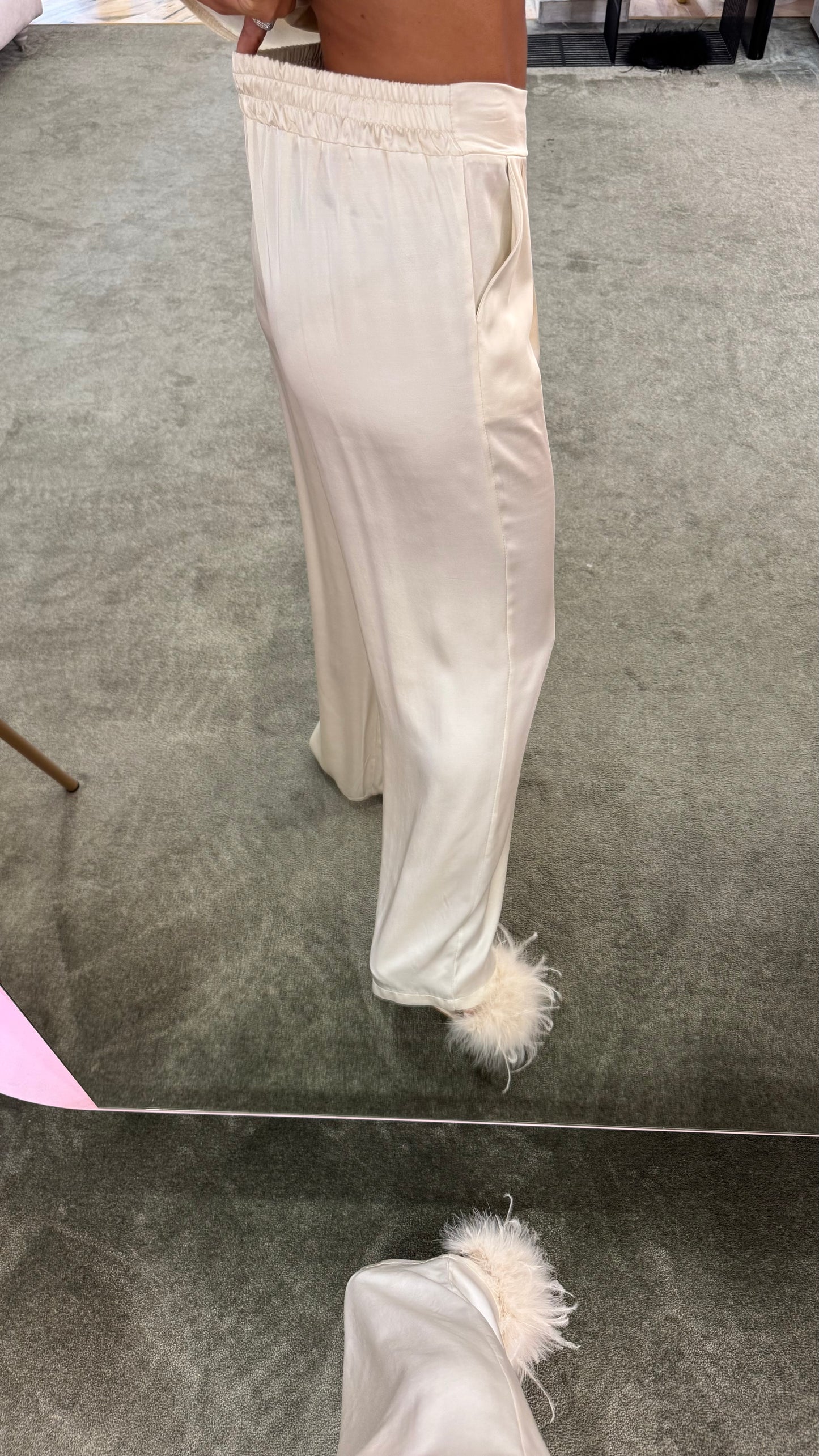 Pantaloni avorio panna con elastico satin ay