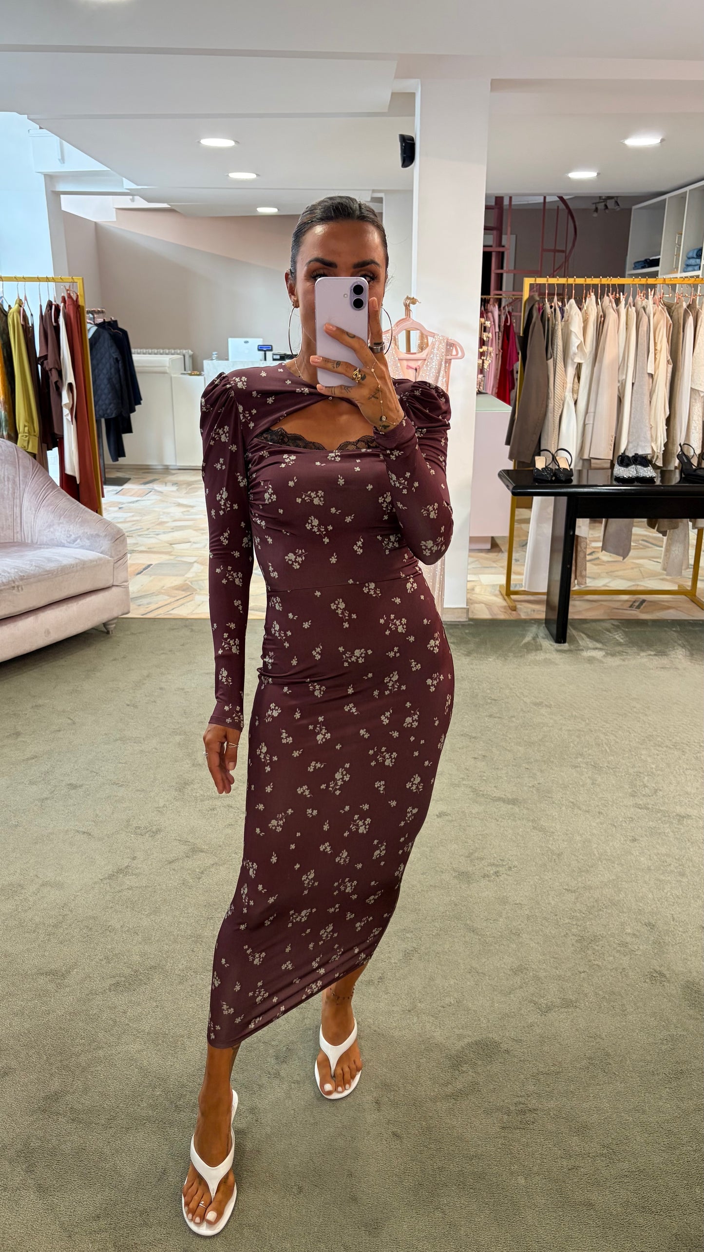 Abito bordeaux con fiorellini cut out pizzo MAR DE MARGARITAS