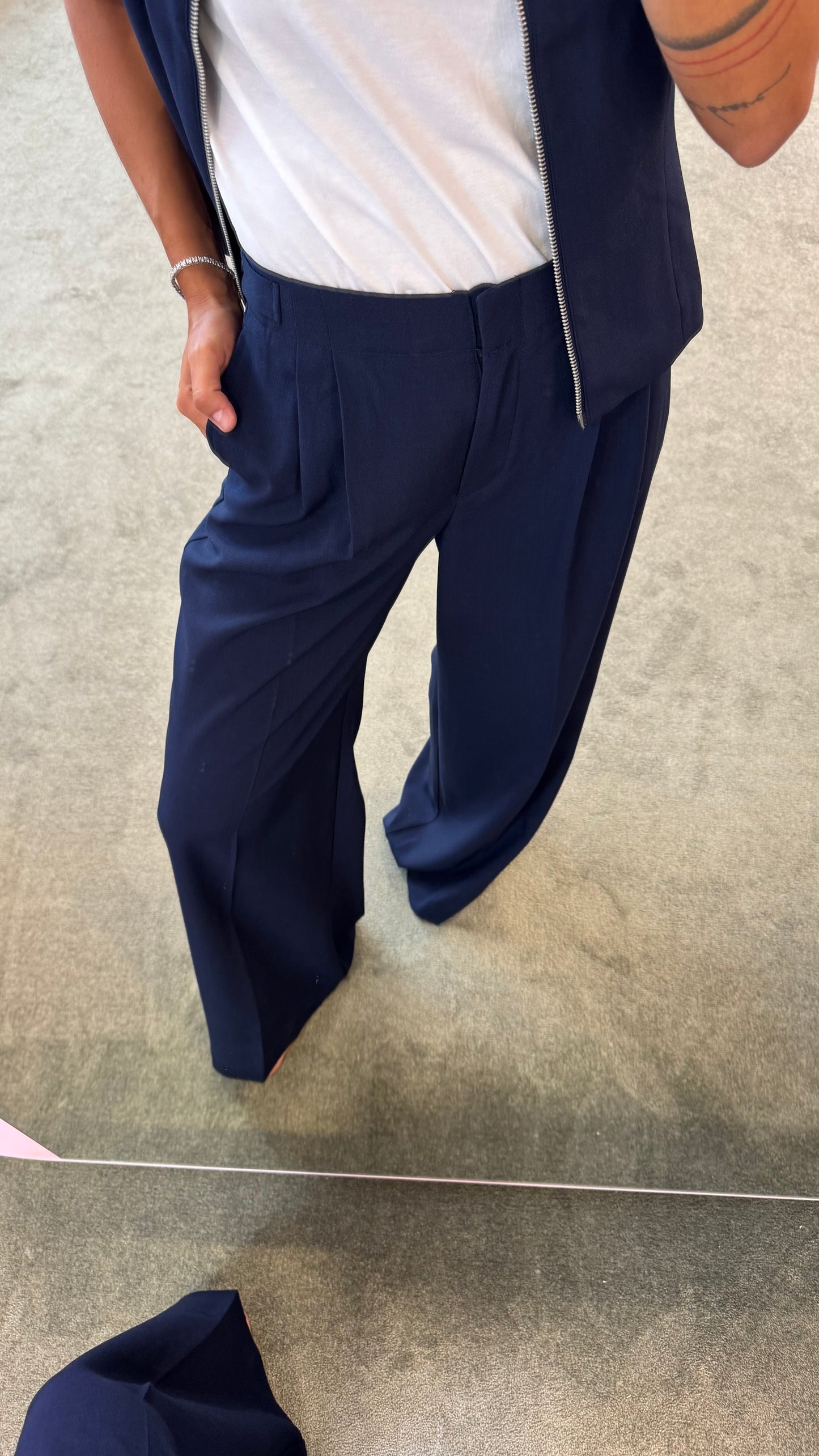 Pantaloni blu kate con pences jx
