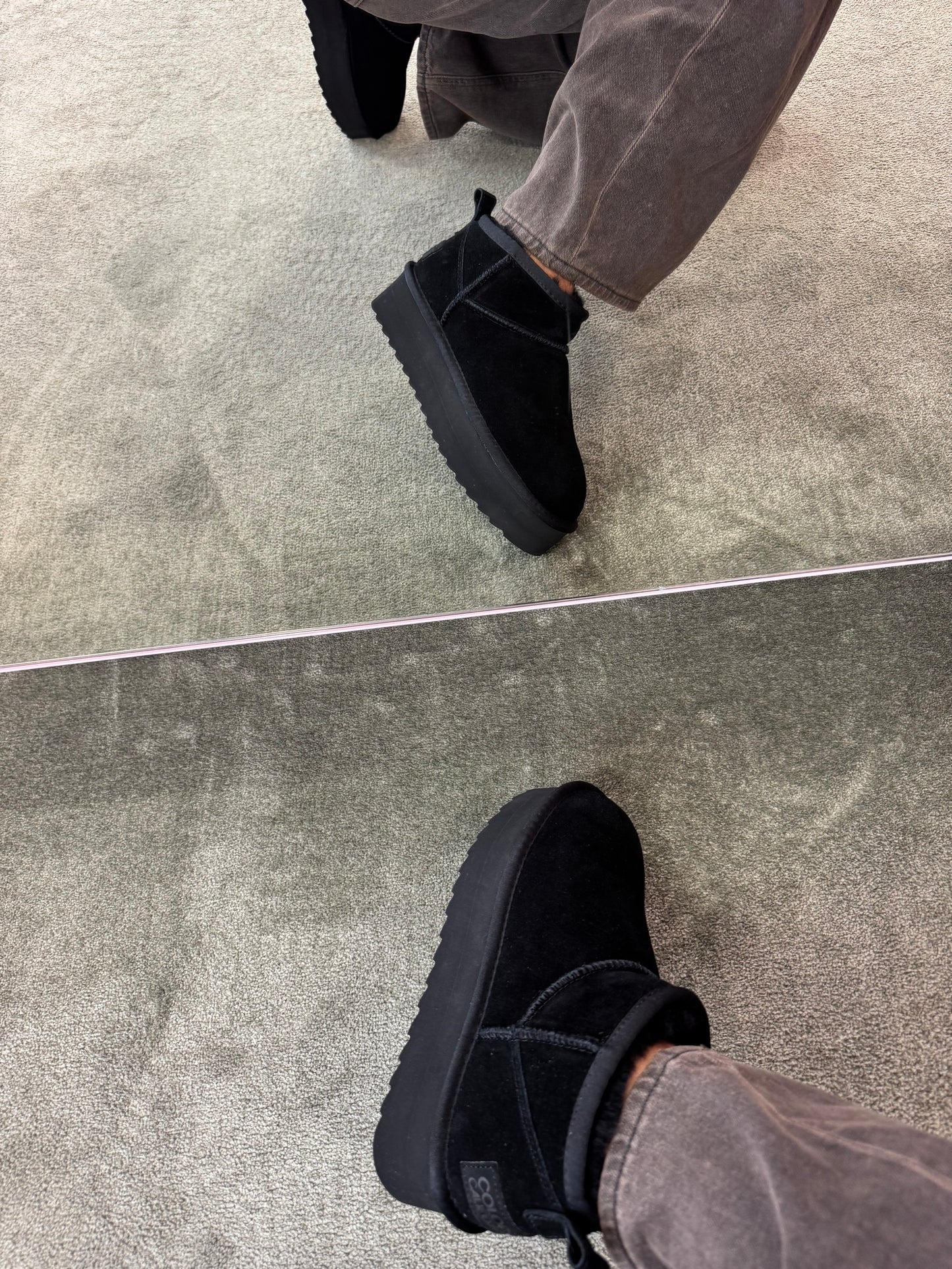 Ultra mini platform nero scamosciato