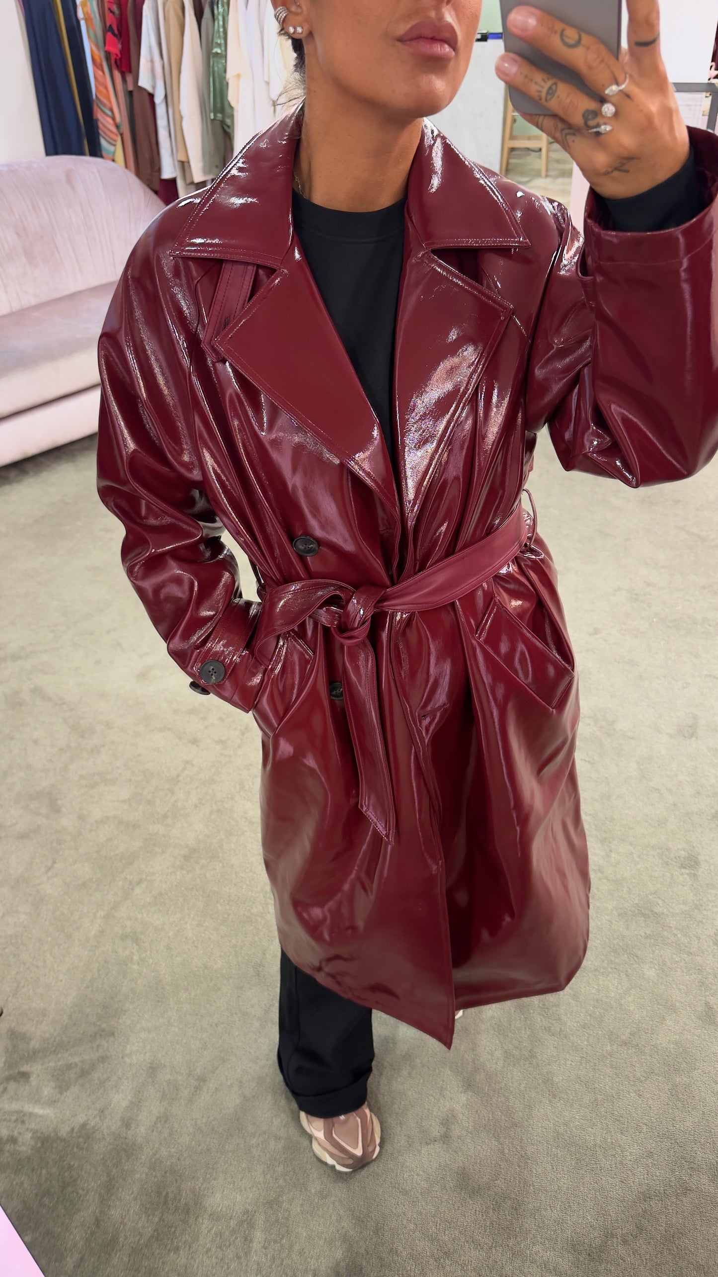 Trench lungo in vinile bordeaux jx