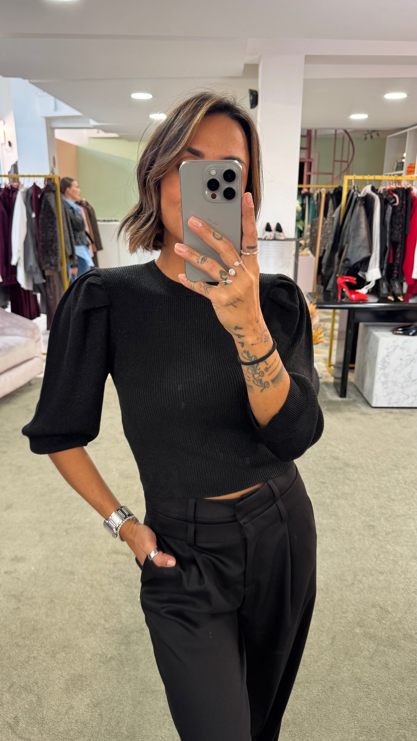 Maglia nero lurex maniche a sbuffo gl