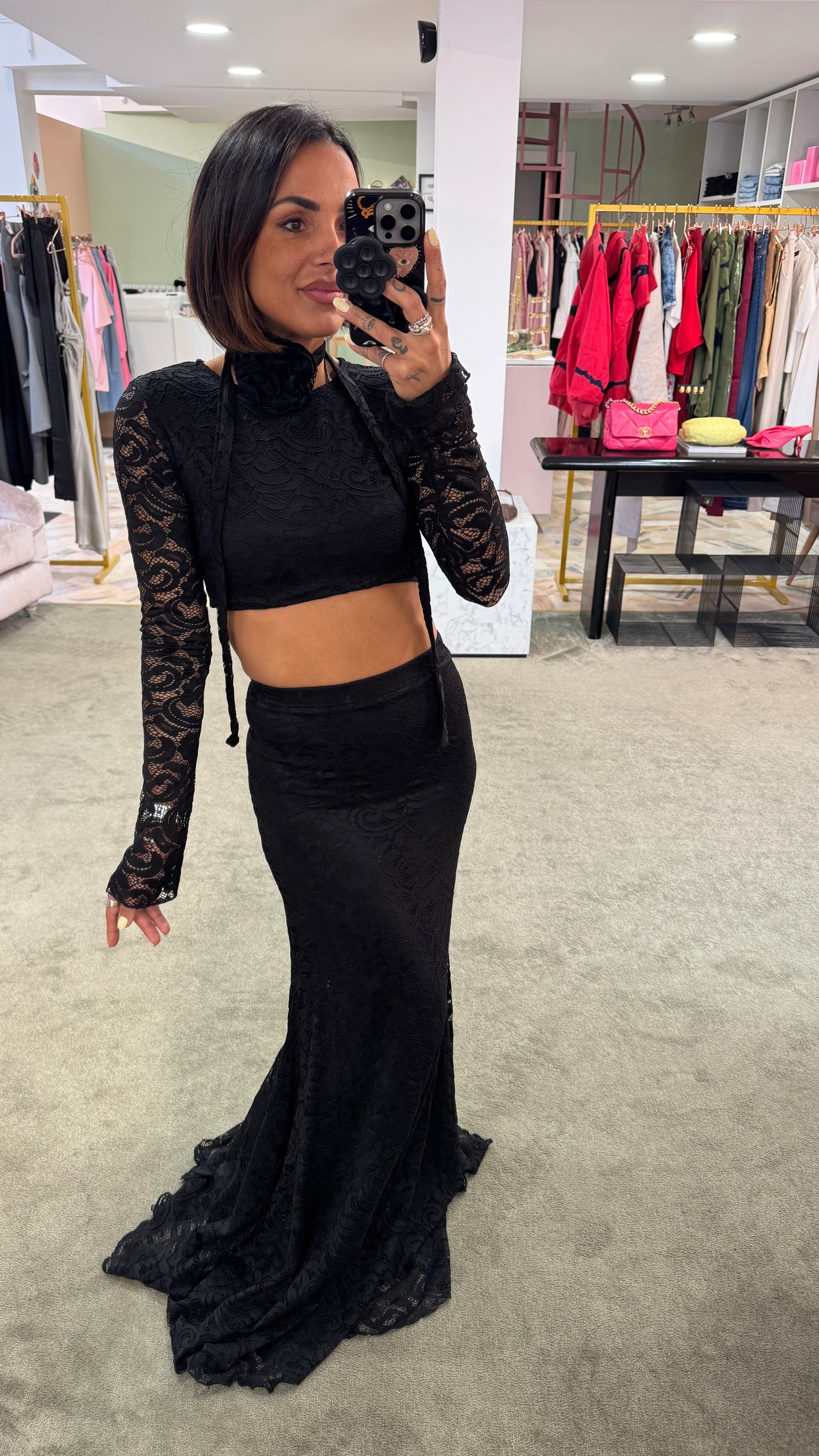 Maglia crop top nera in pizzo maniche lunghe ks