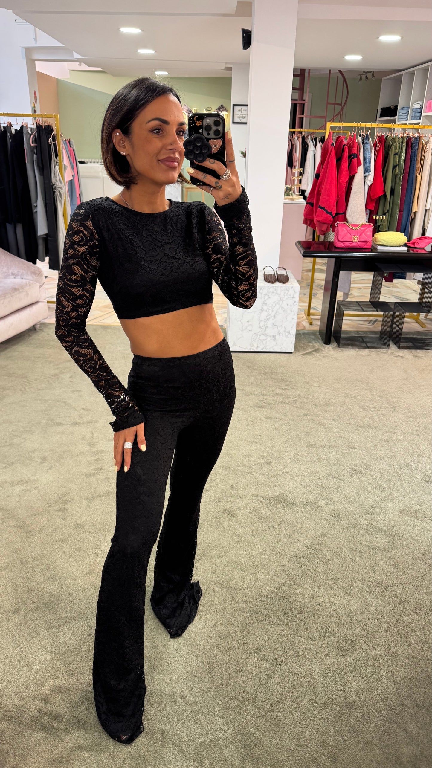 Pantaloni neri in pizzo ks
