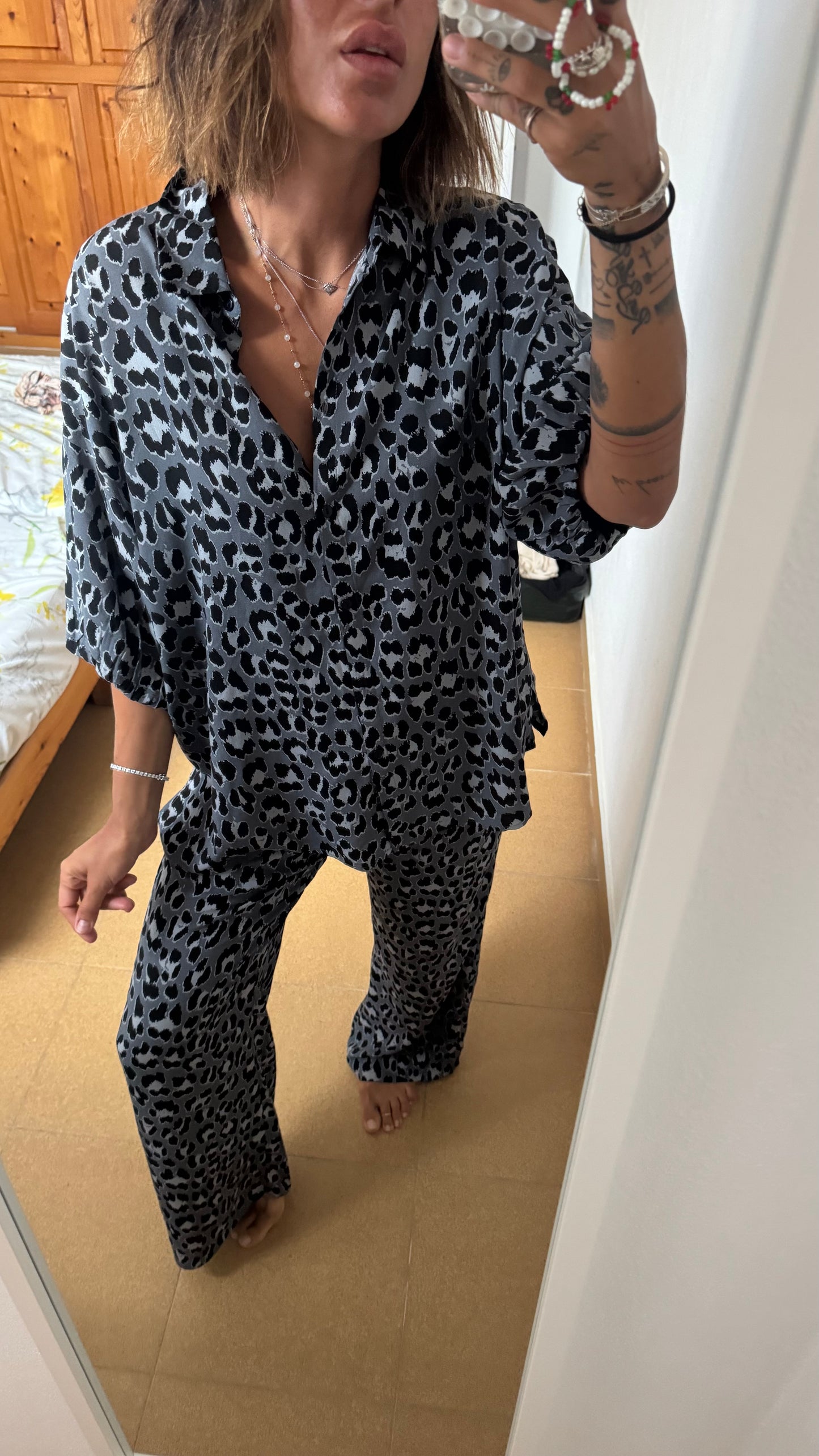 Camicia leopardata grigia sy