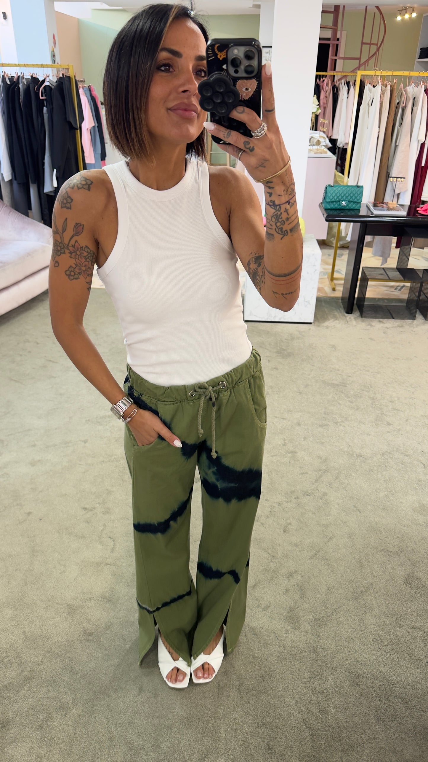 Pantaloni verde militare con spacco tie-dye Don't@me