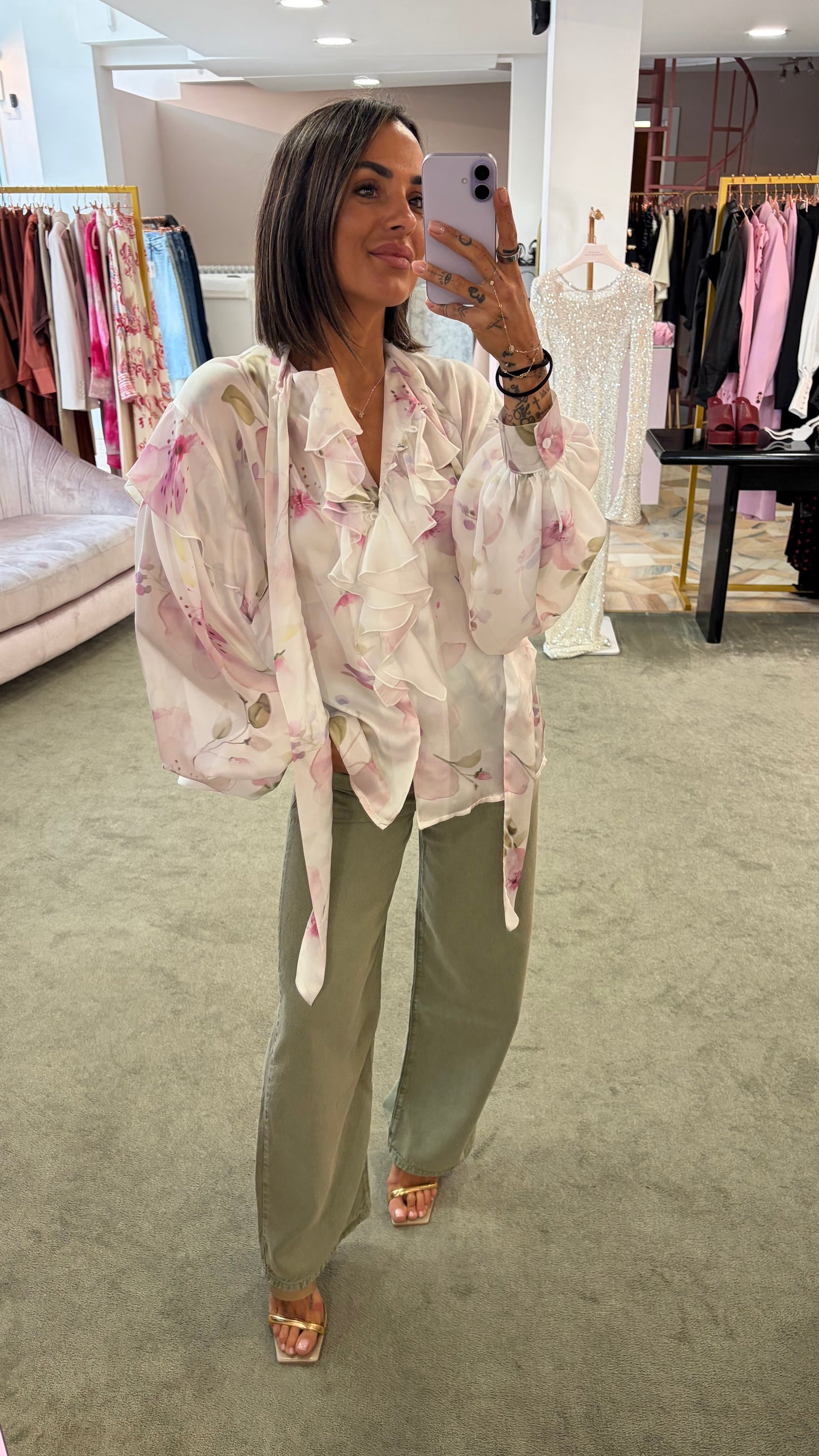 Camicia fiori con sciarpina e volant Actualee