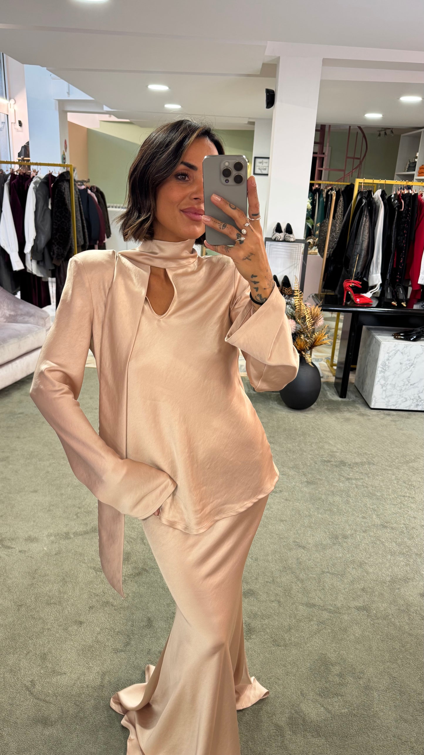 Set camicia e gonna rosa cipria in satin mq