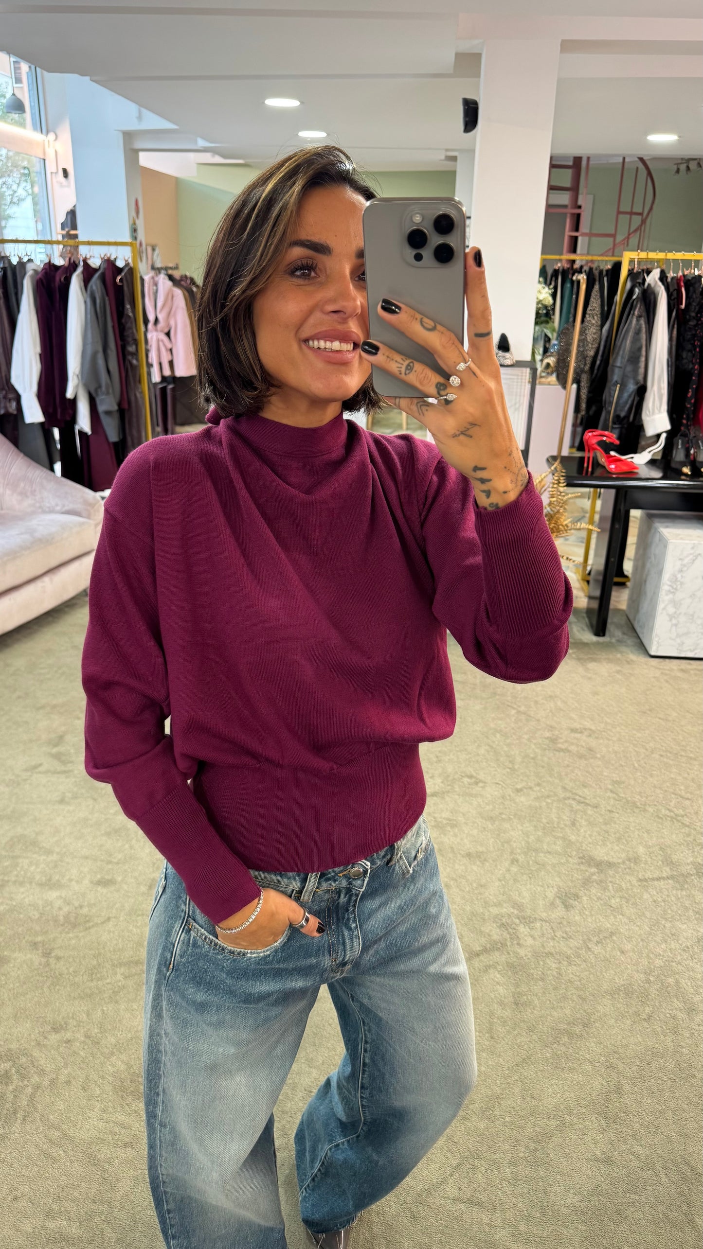 Maglione prugna scollo a v dietro con fiocco lh
