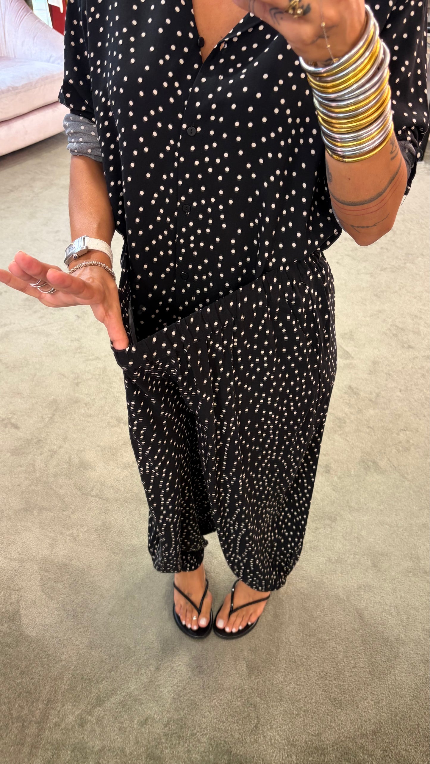 Camicia nera a pois in viscosa sy