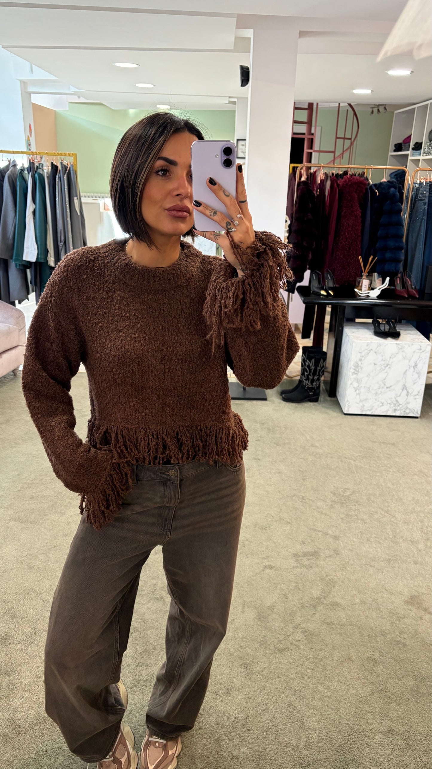 Maglione marrone crop con frange gl