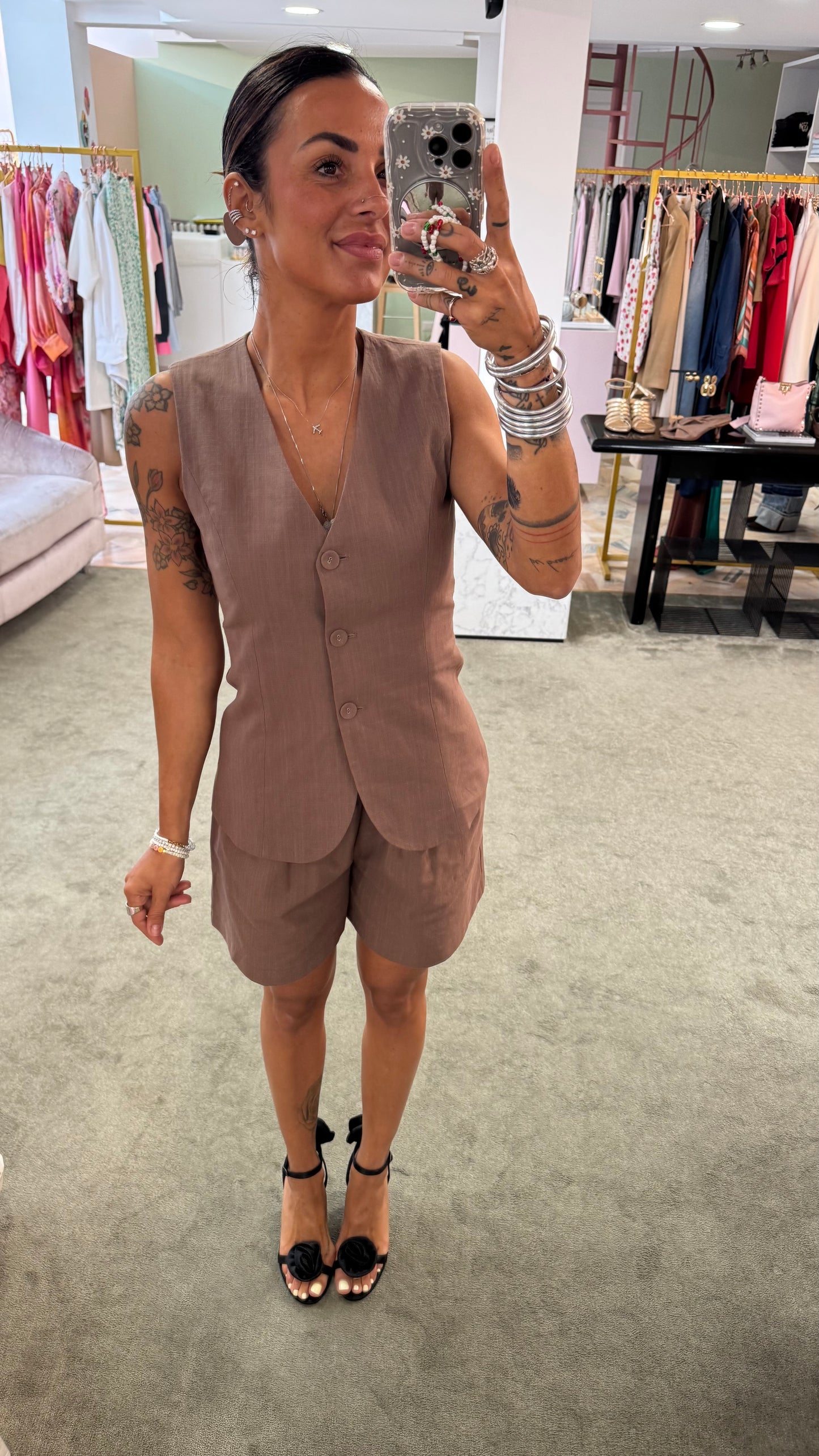 Set completo gilet e shorts marrone ep