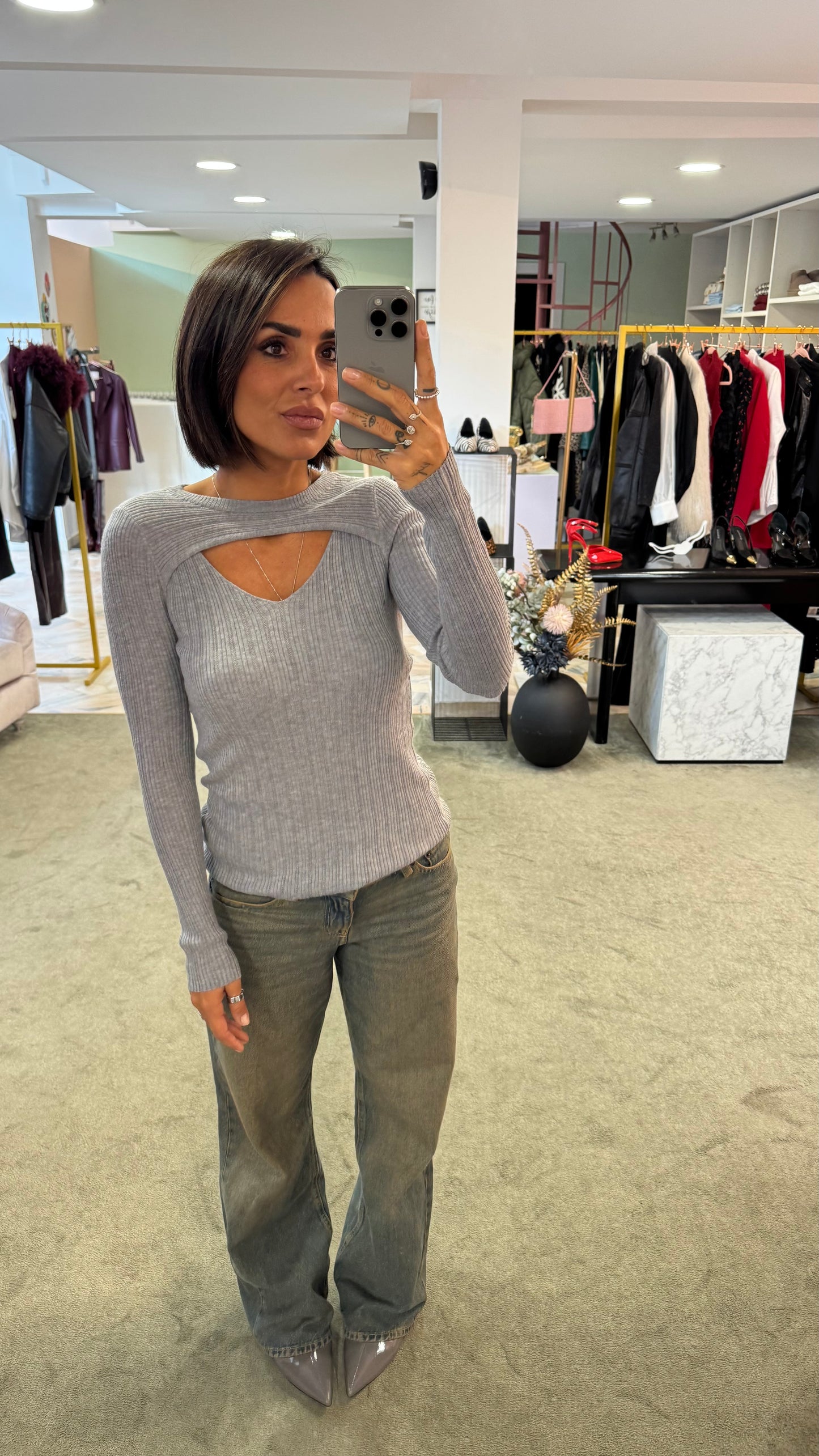 Maglia grigia a costine cutout bj