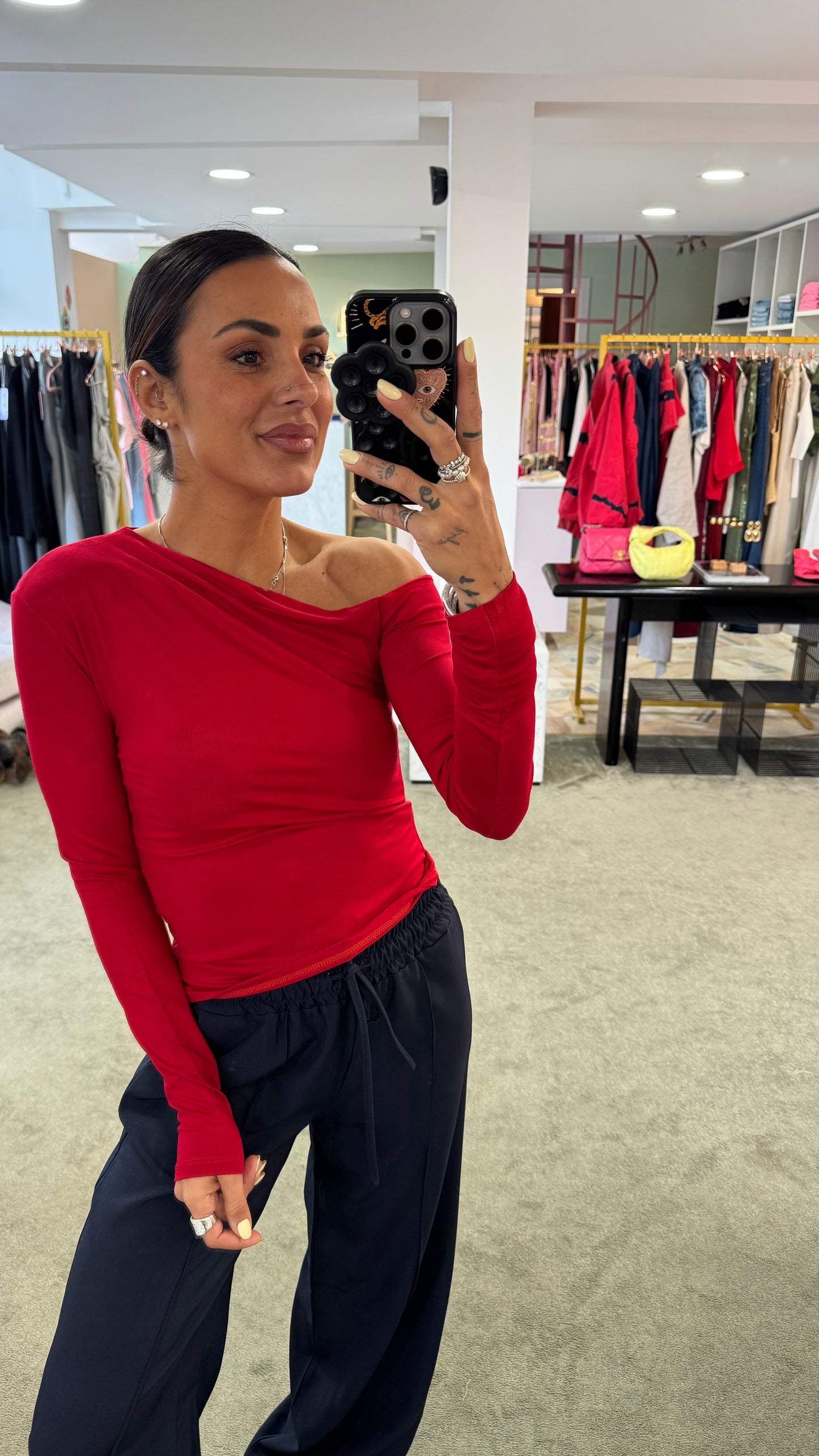 Maglia monospalla rosso sottogiacca