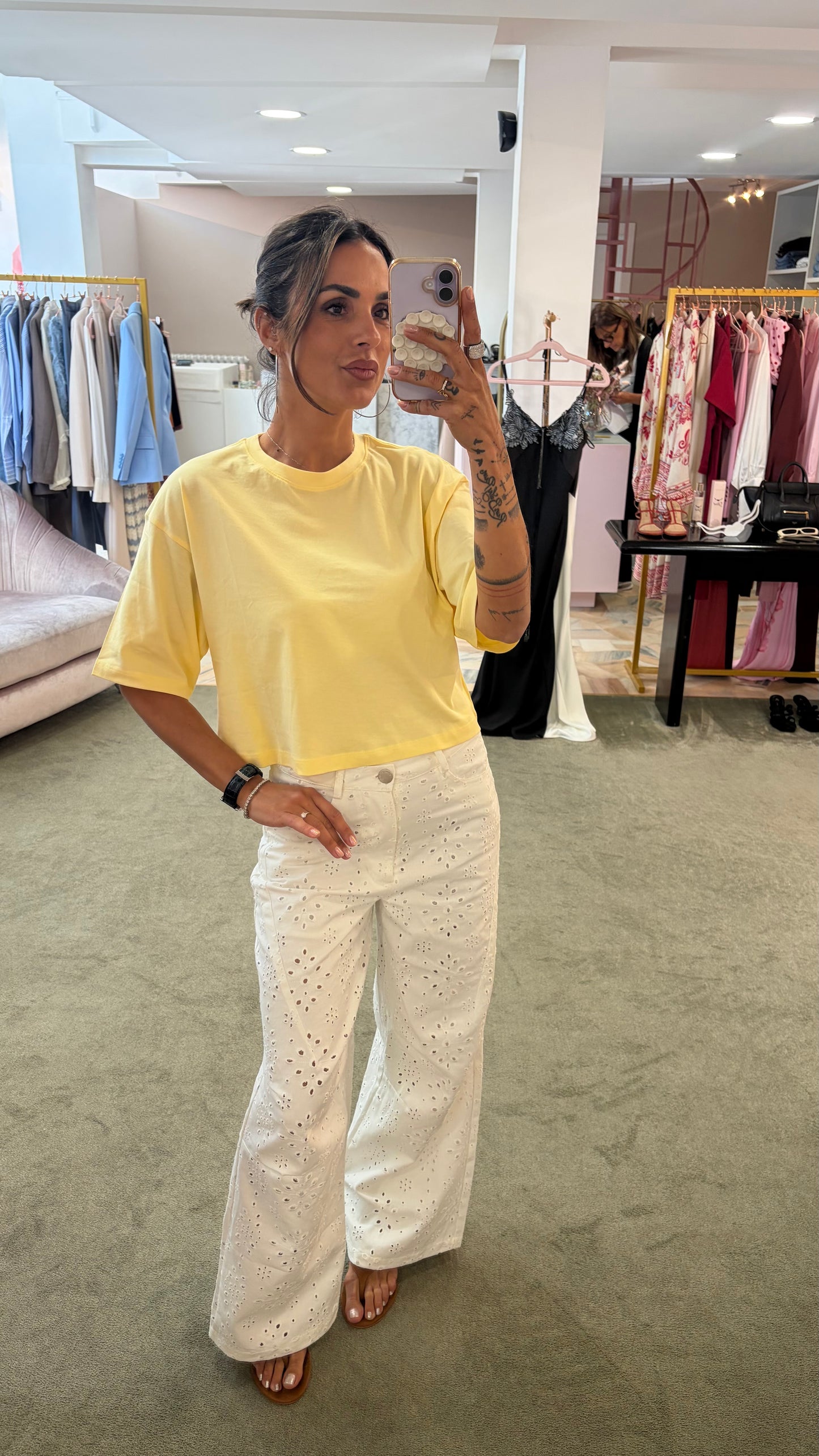 T-shirt crop gialla pastello jx