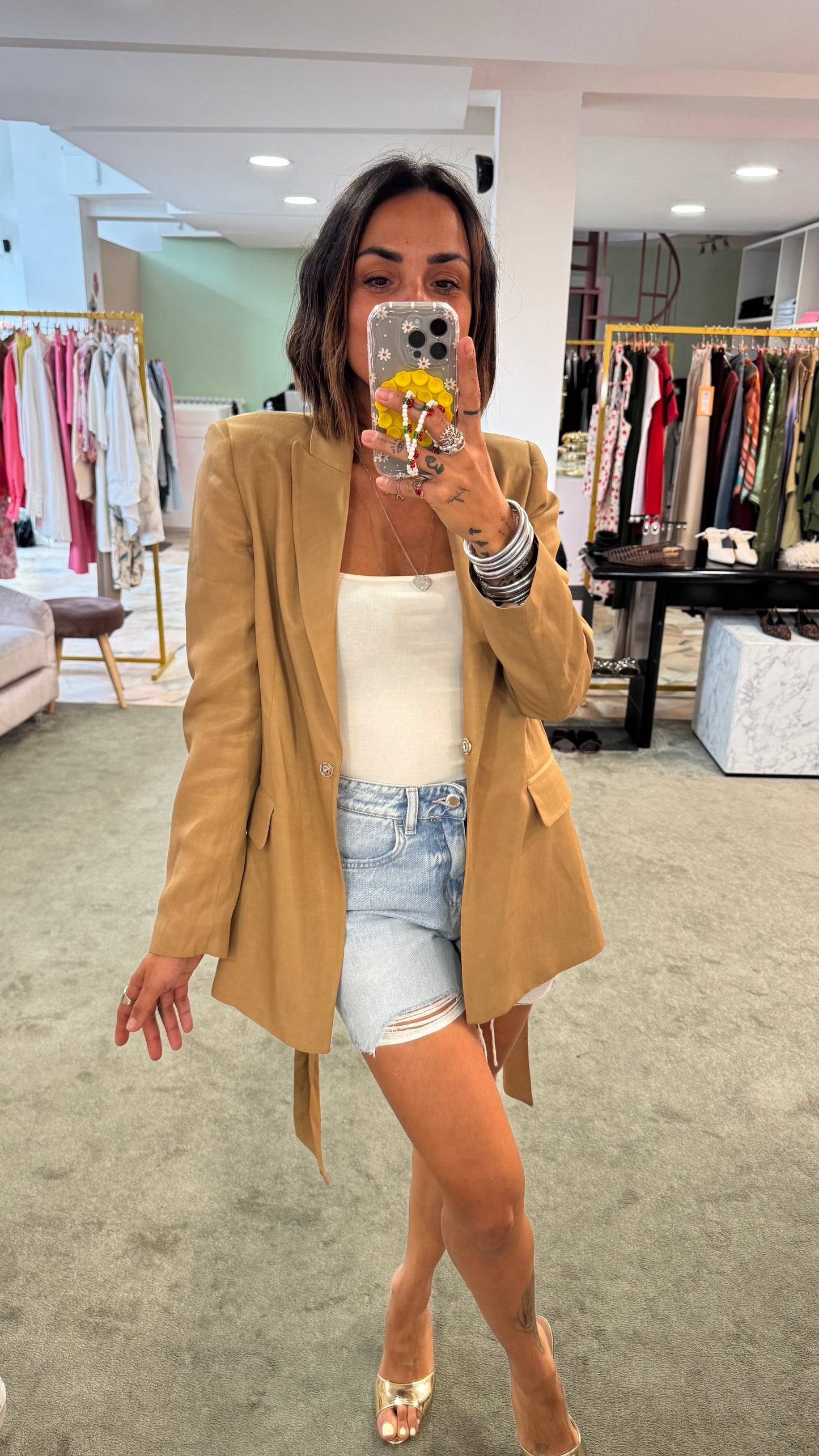 Blazer cammello satin con cintura Actualee