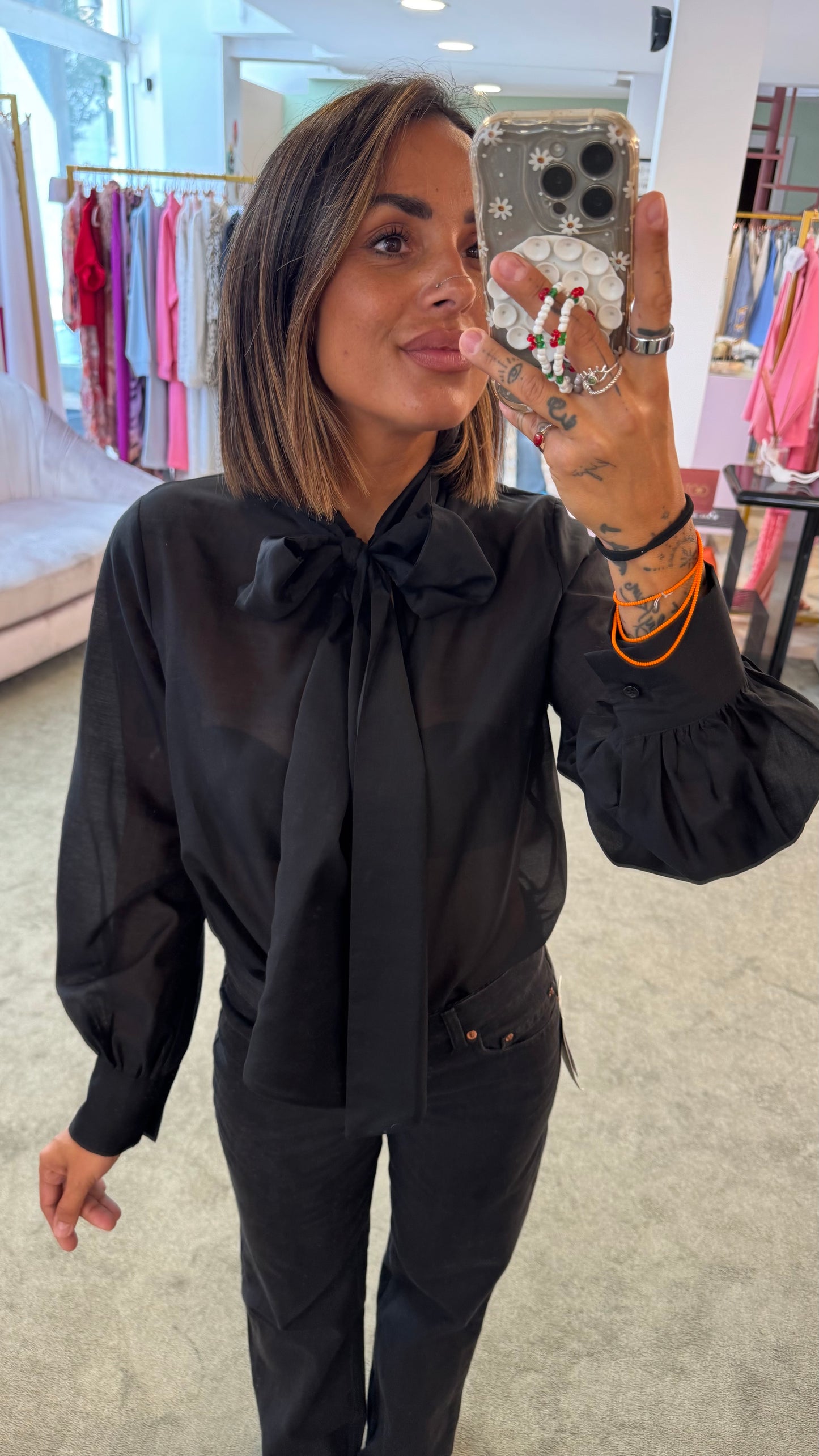 Camicia nera con fiocco Actualee