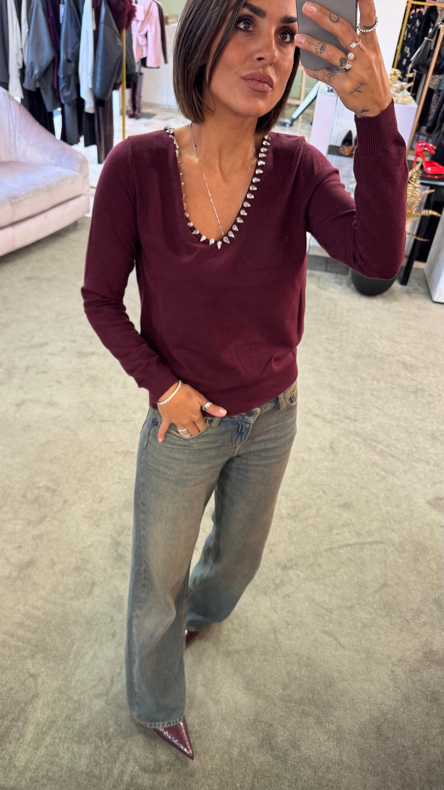 Maglione bordeaux scollo a v con pietre bj