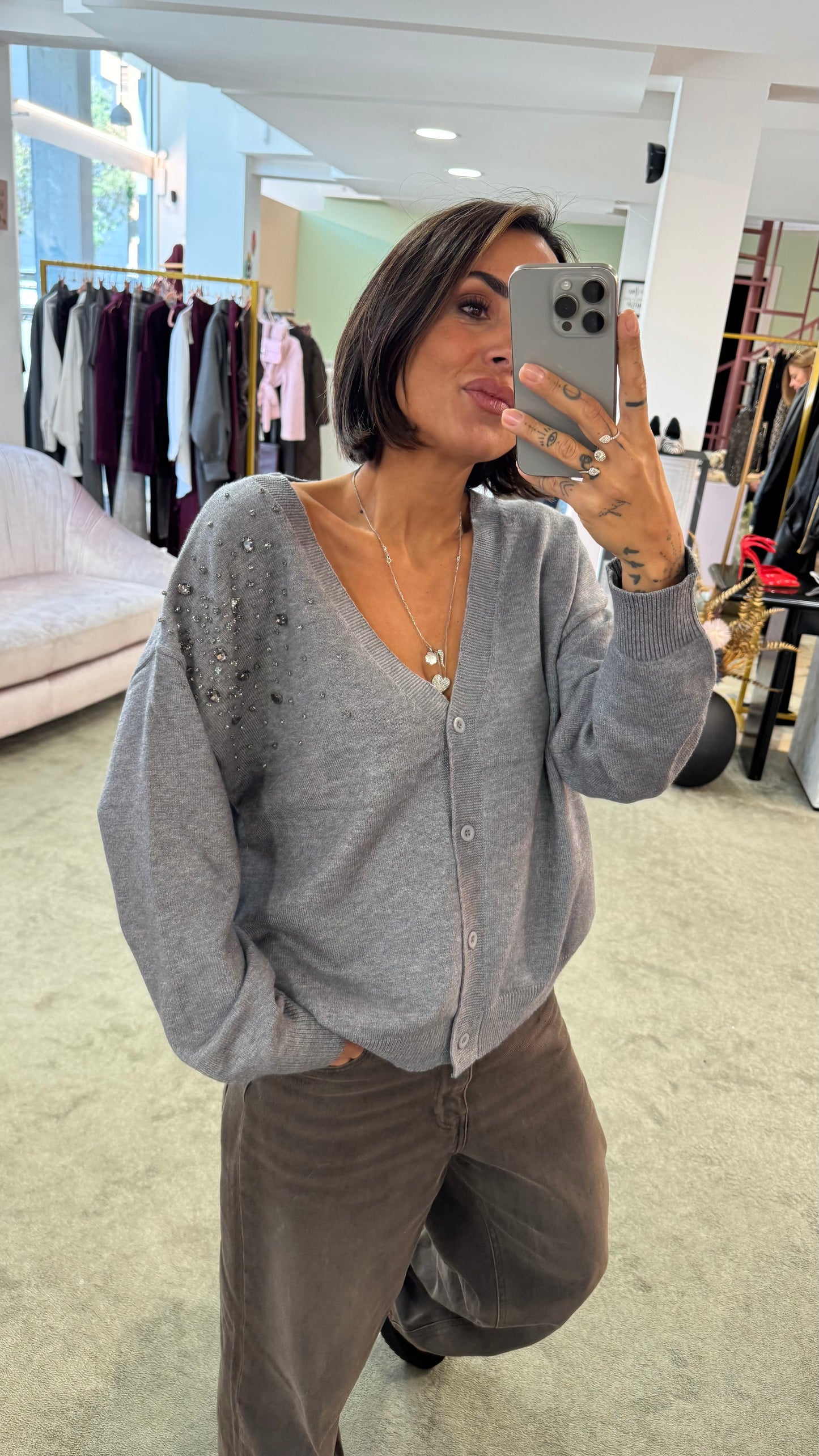 Cardigan grigio con pietre bj