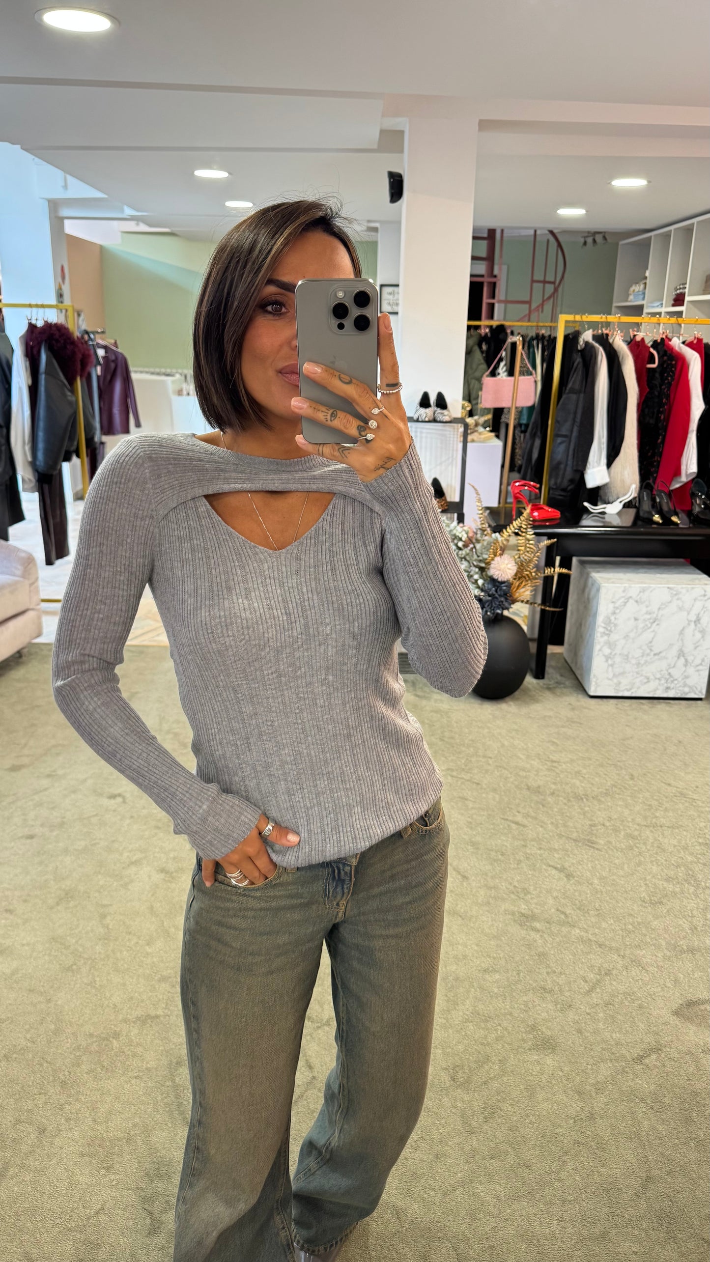Maglia grigia a costine cutout bj