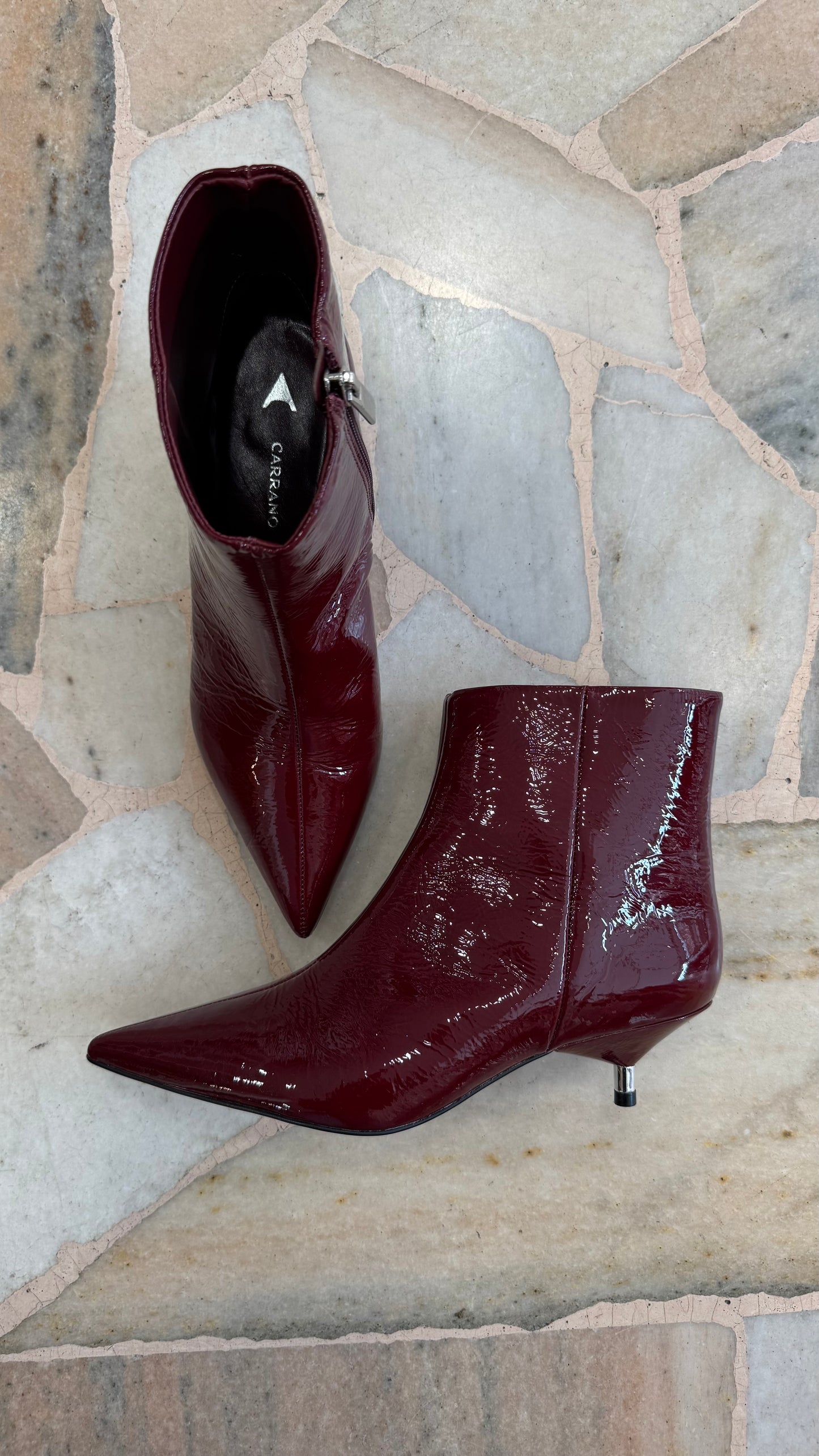Stivaletto bordeaux in vernice tacco kitten