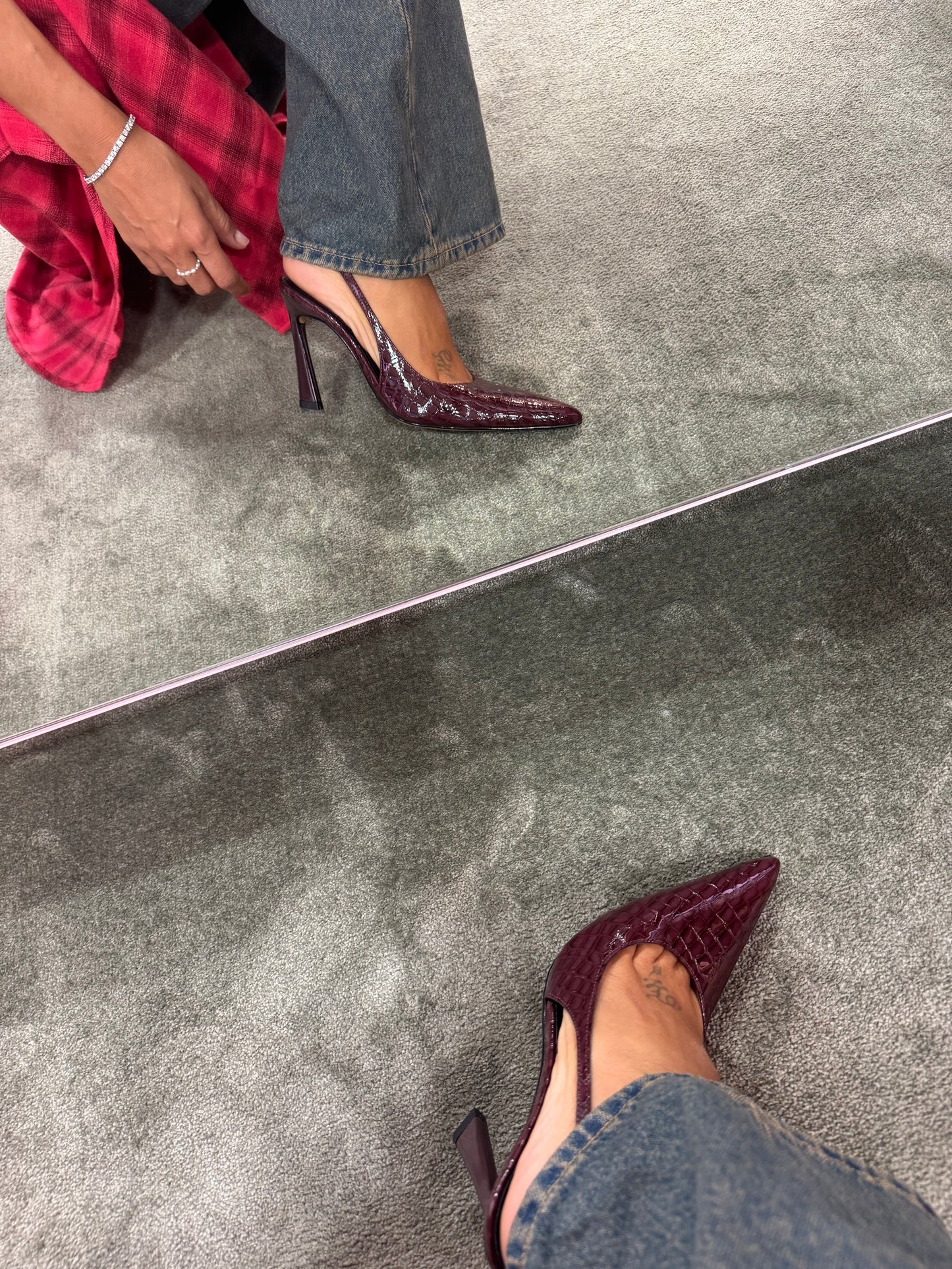 Slingback bordeaux crocodile in vernice