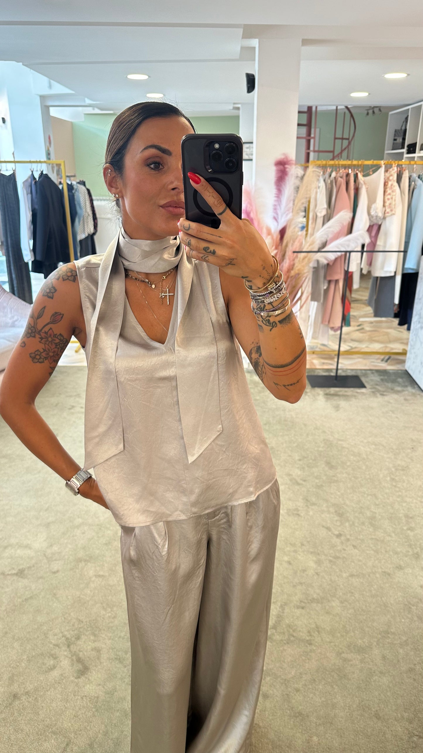 Pantaloni satin argento wide leg