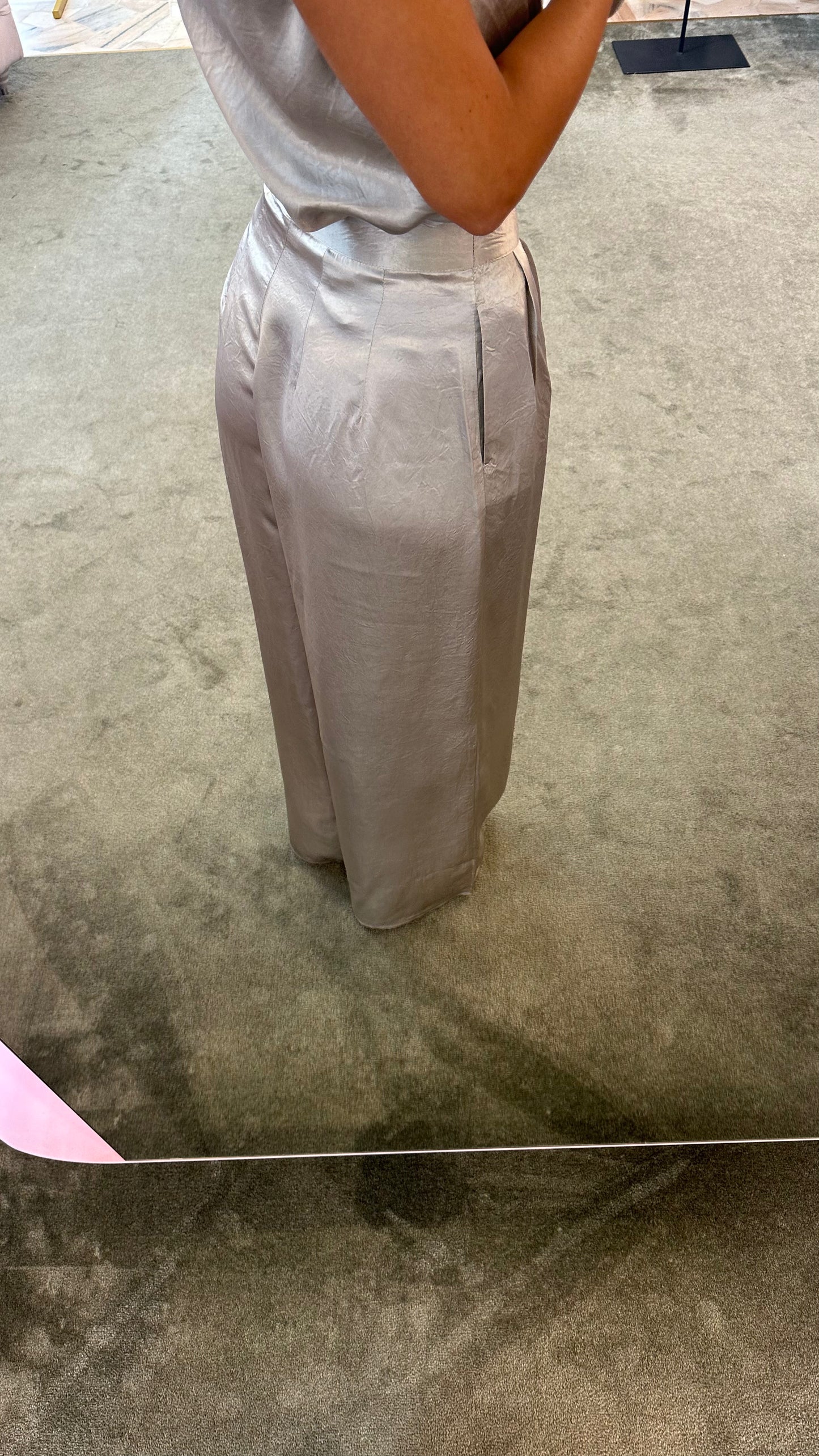 Pantaloni satin argento wide leg
