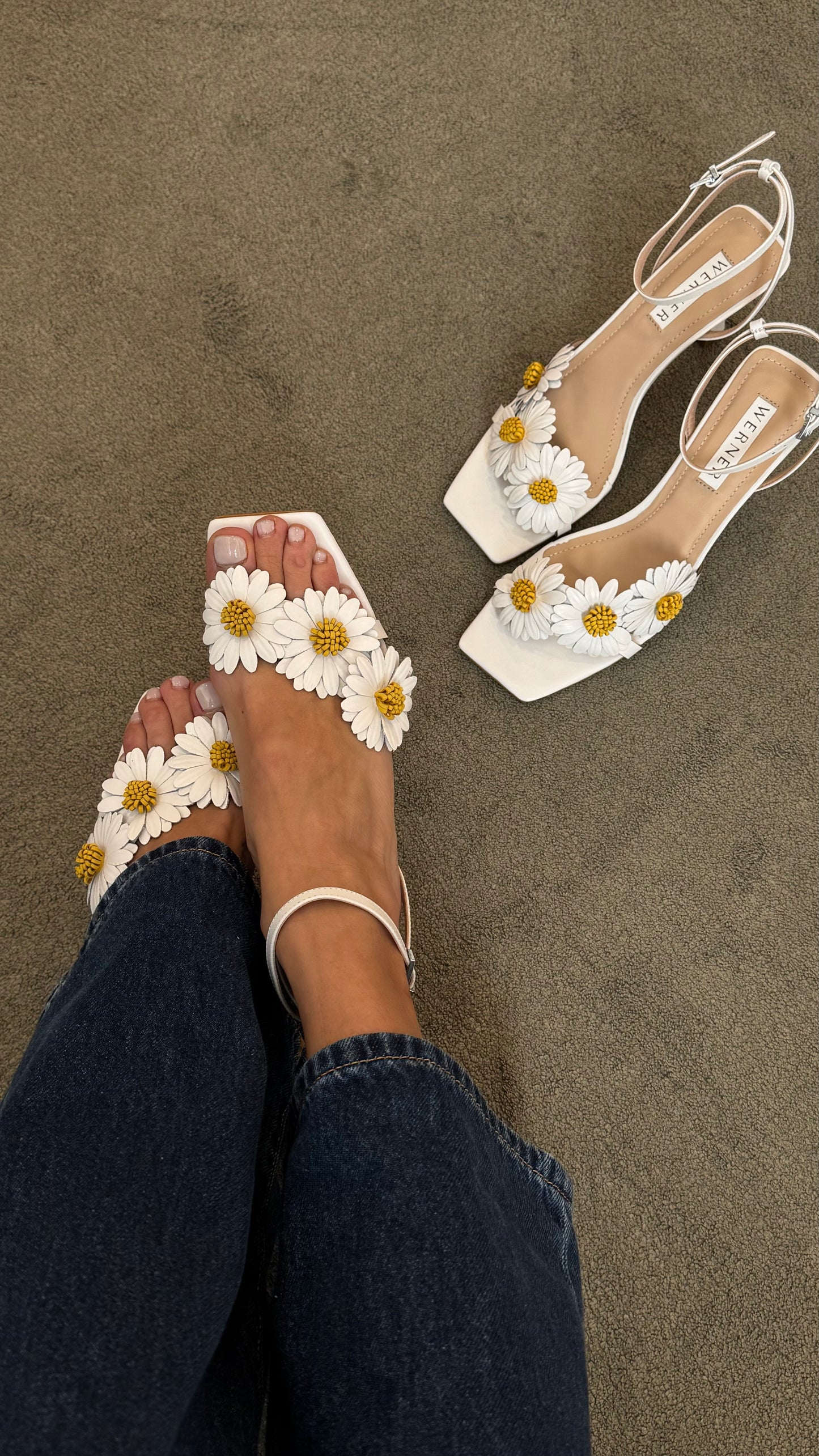 Sandalo margherite bianco