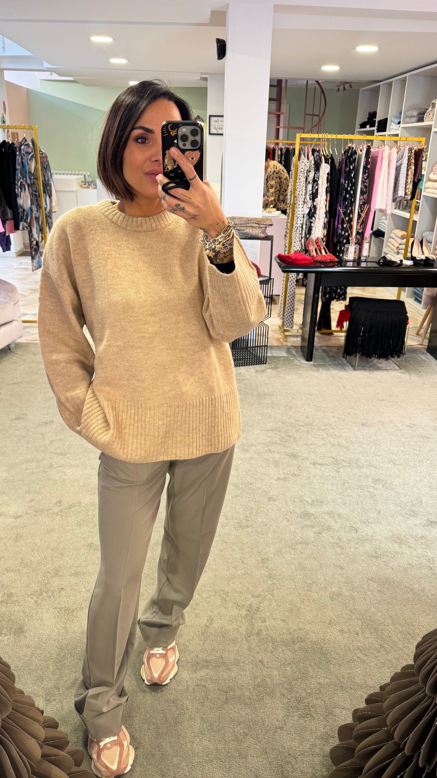 Maglione cammello melange girocollo spacco dietro