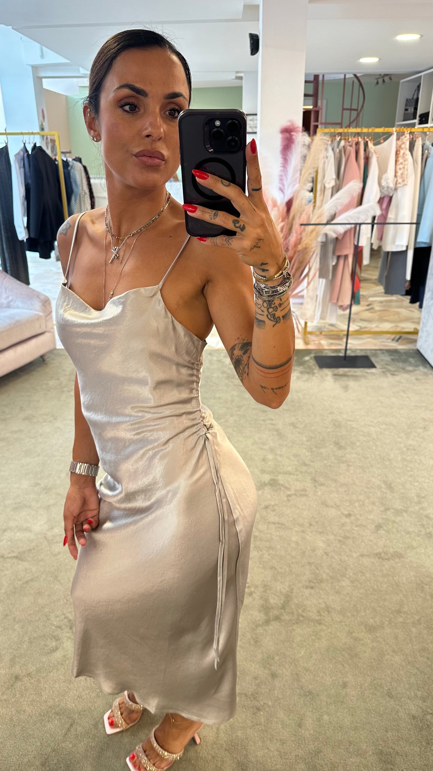 Abito satin argento sottoveste con arricciatura