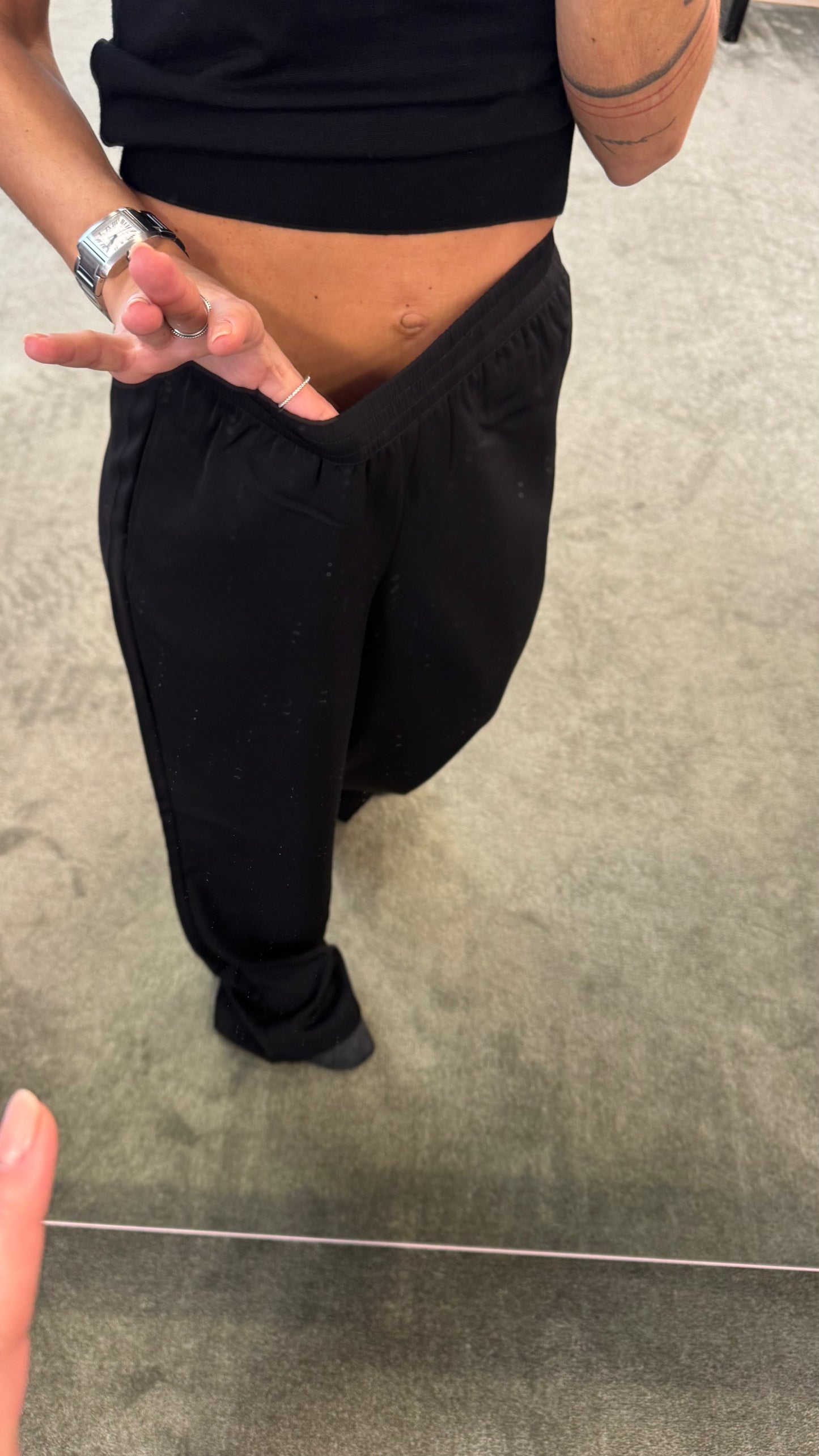 Pantaloni neri dritti con elastico jx