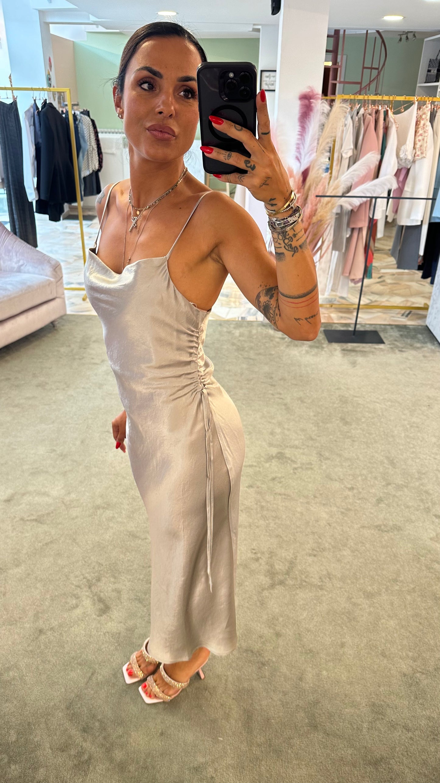 Abito satin argento sottoveste con arricciatura