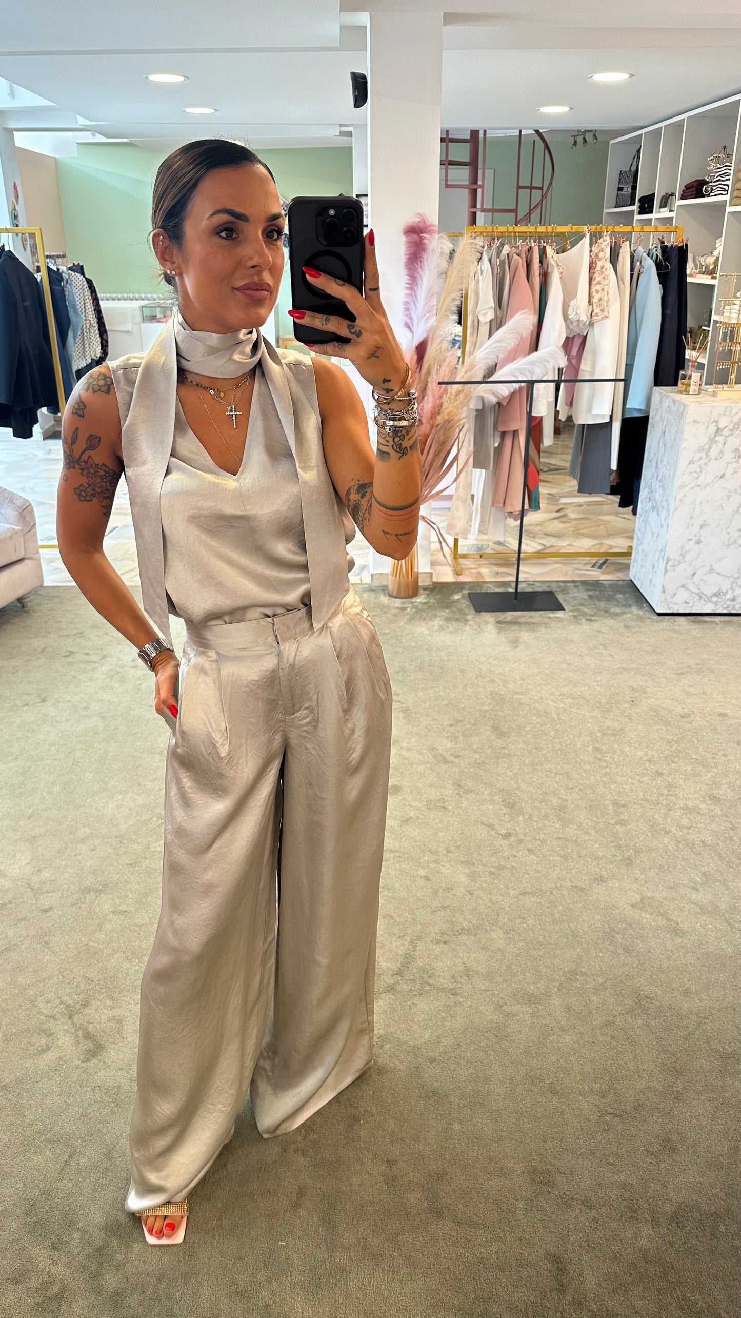 Pantaloni satin argento wide leg