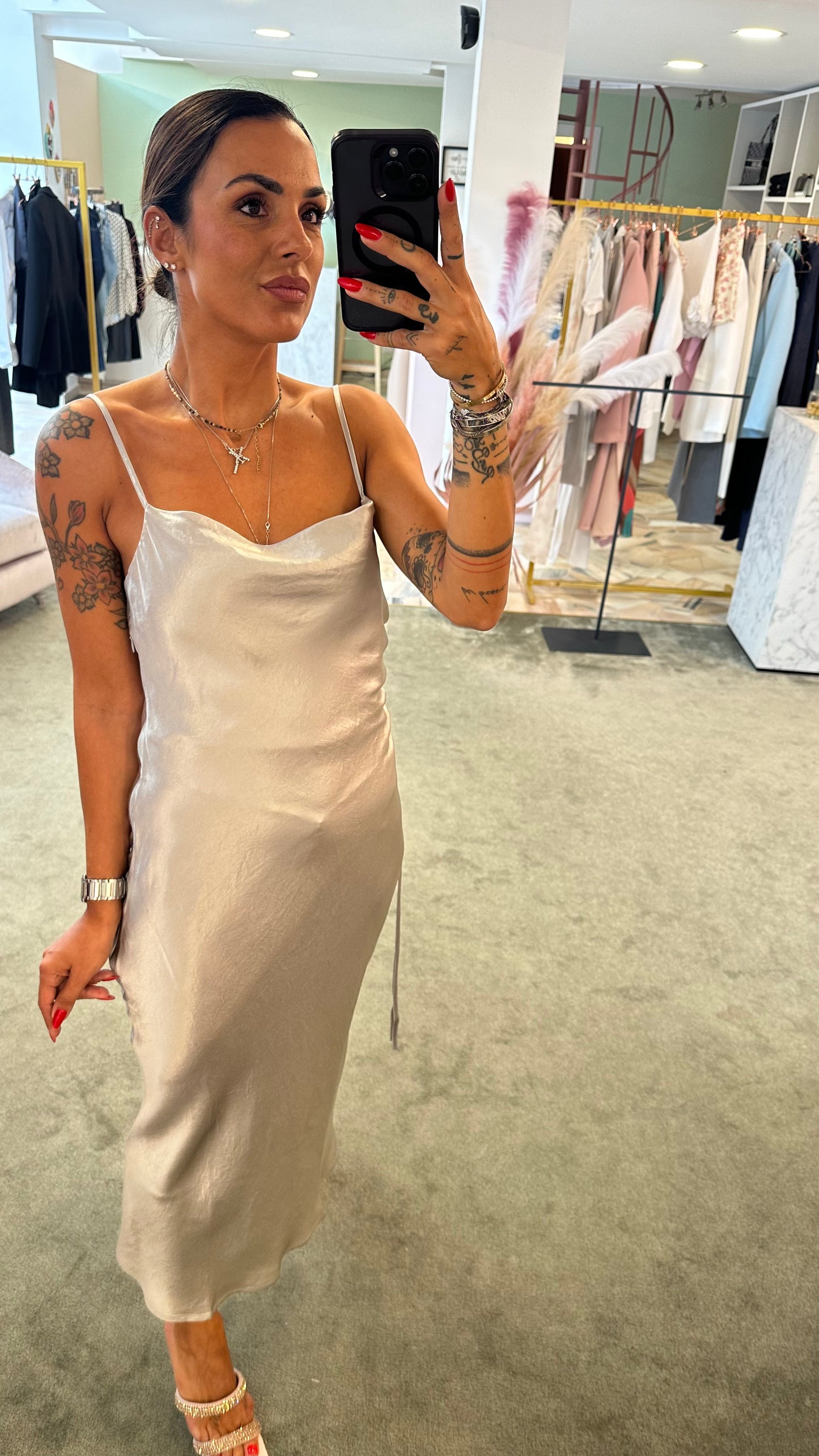 Abito satin argento sottoveste con arricciatura